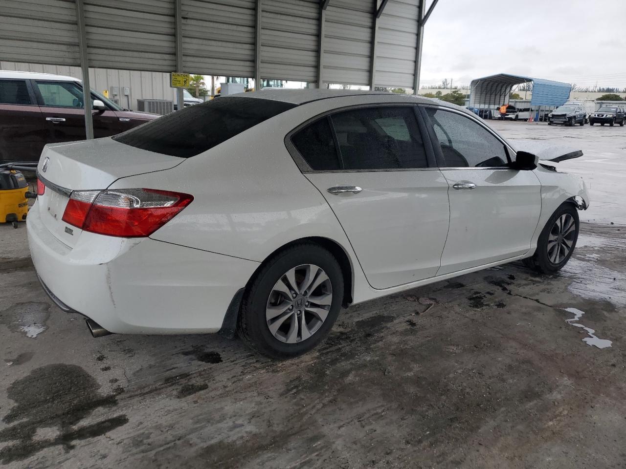 2015 Honda Accord VIN 1HGCR2F3XFA124569 Copart auction photo, front end damage thumbnail 3