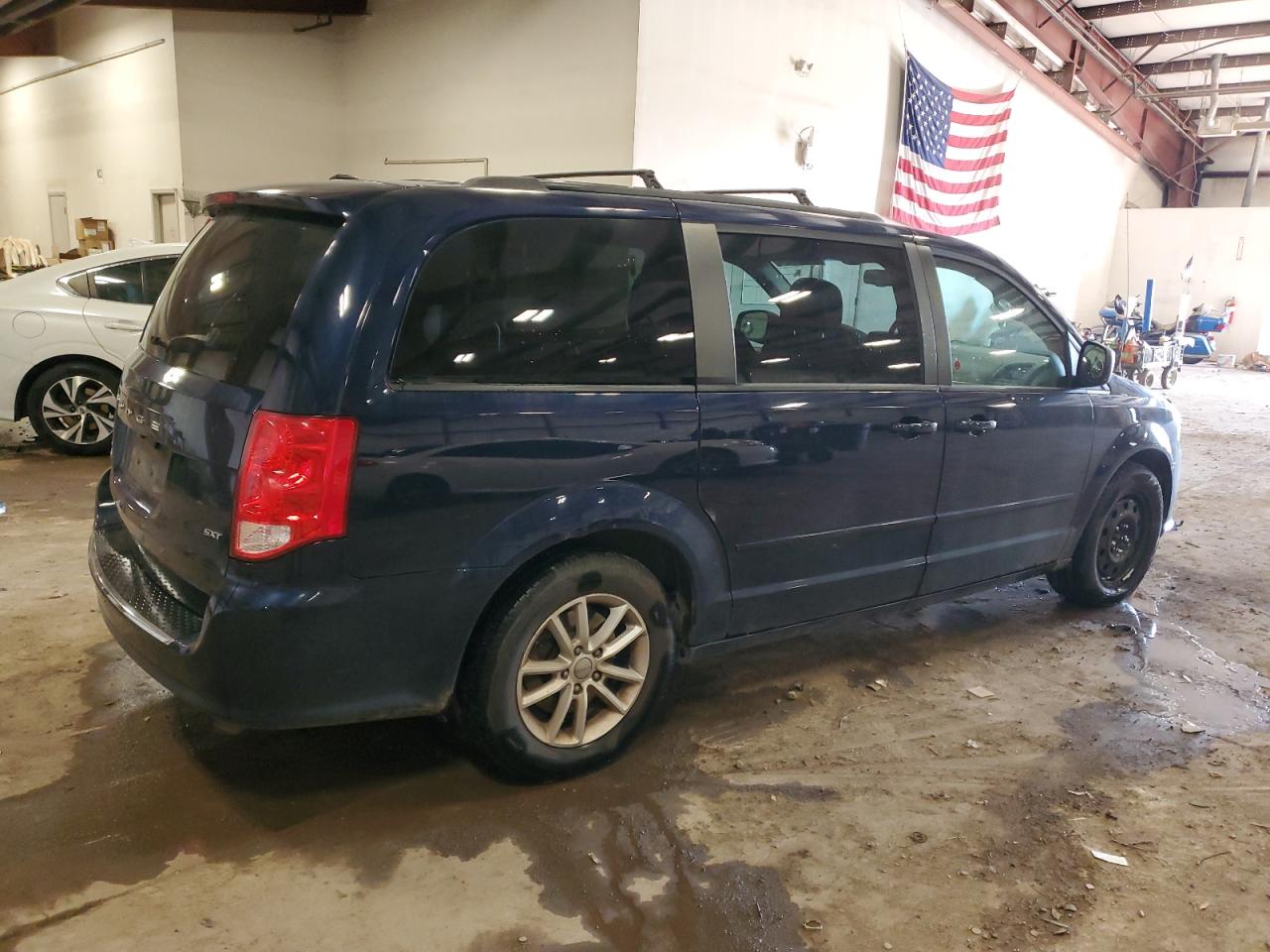 2015 Dodge Caravan VIN 2C4RDGBG5FR557130 Copart auction photo, front end damage thumbnail 3