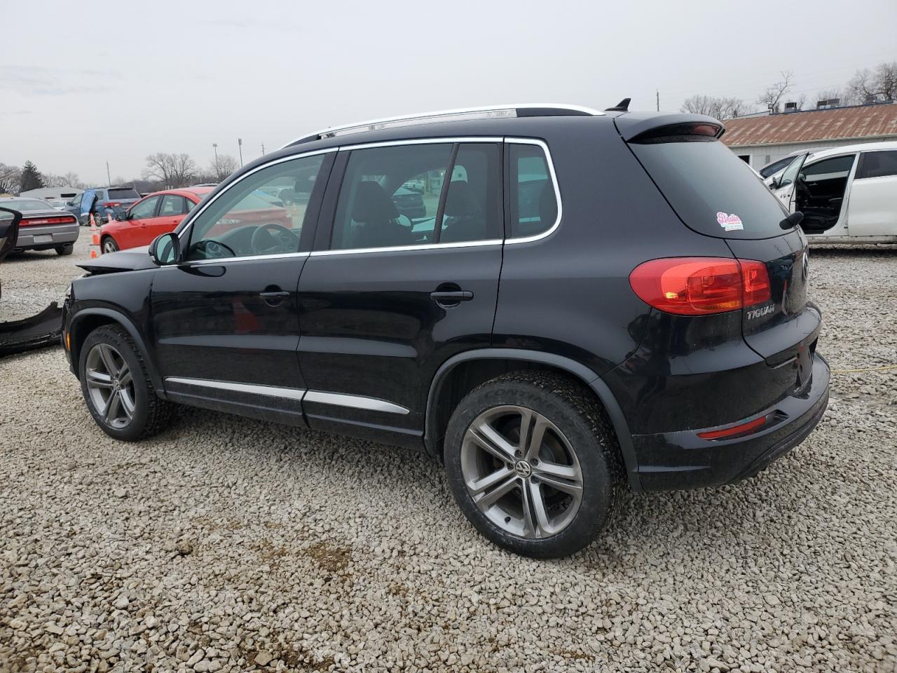 2017 Volkswagen Tiguan VIN WVGUV7AX4HK023400 Copart auction photo, front end damage thumbnail 2