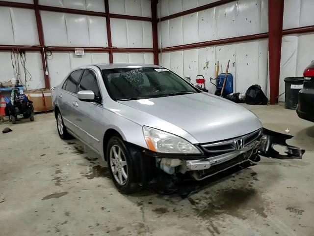 2007 Honda Accord VIN 1HGCM56377A192765 Copart auction photo, front end / minor dent/scratches damage thumbnail 11