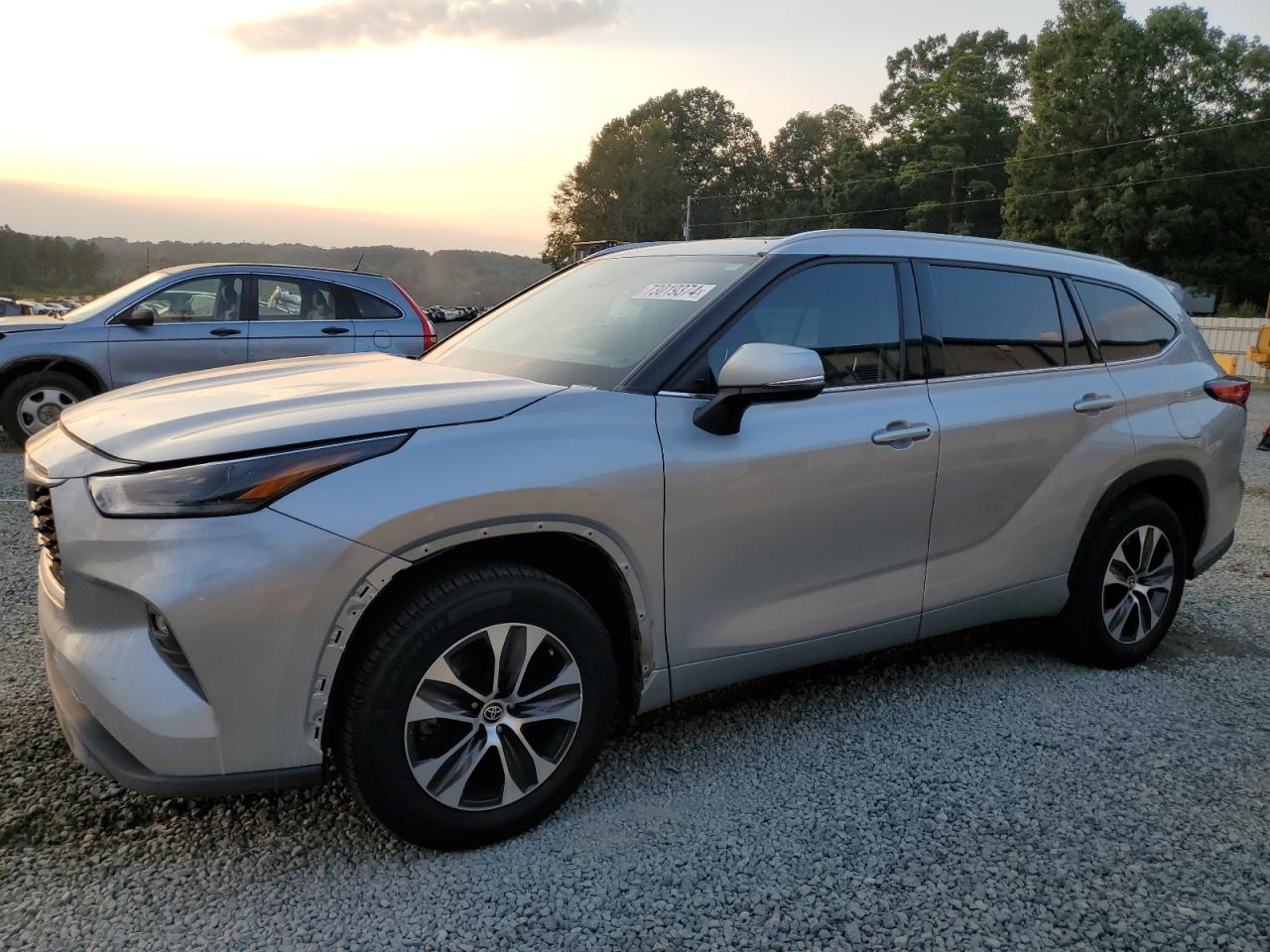 2022 Toyota Highlander VIN 5TDGZRAH0NS560294