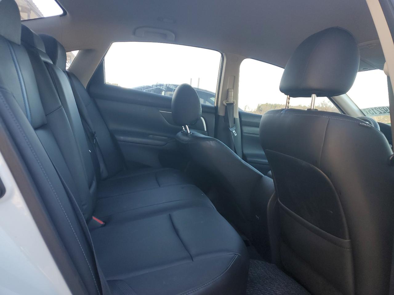 2018 Nissan Altima VIN 1N4AL3AP9JC170842 Copart auction photo, rear end / minor dent/scratches damage thumbnail 10