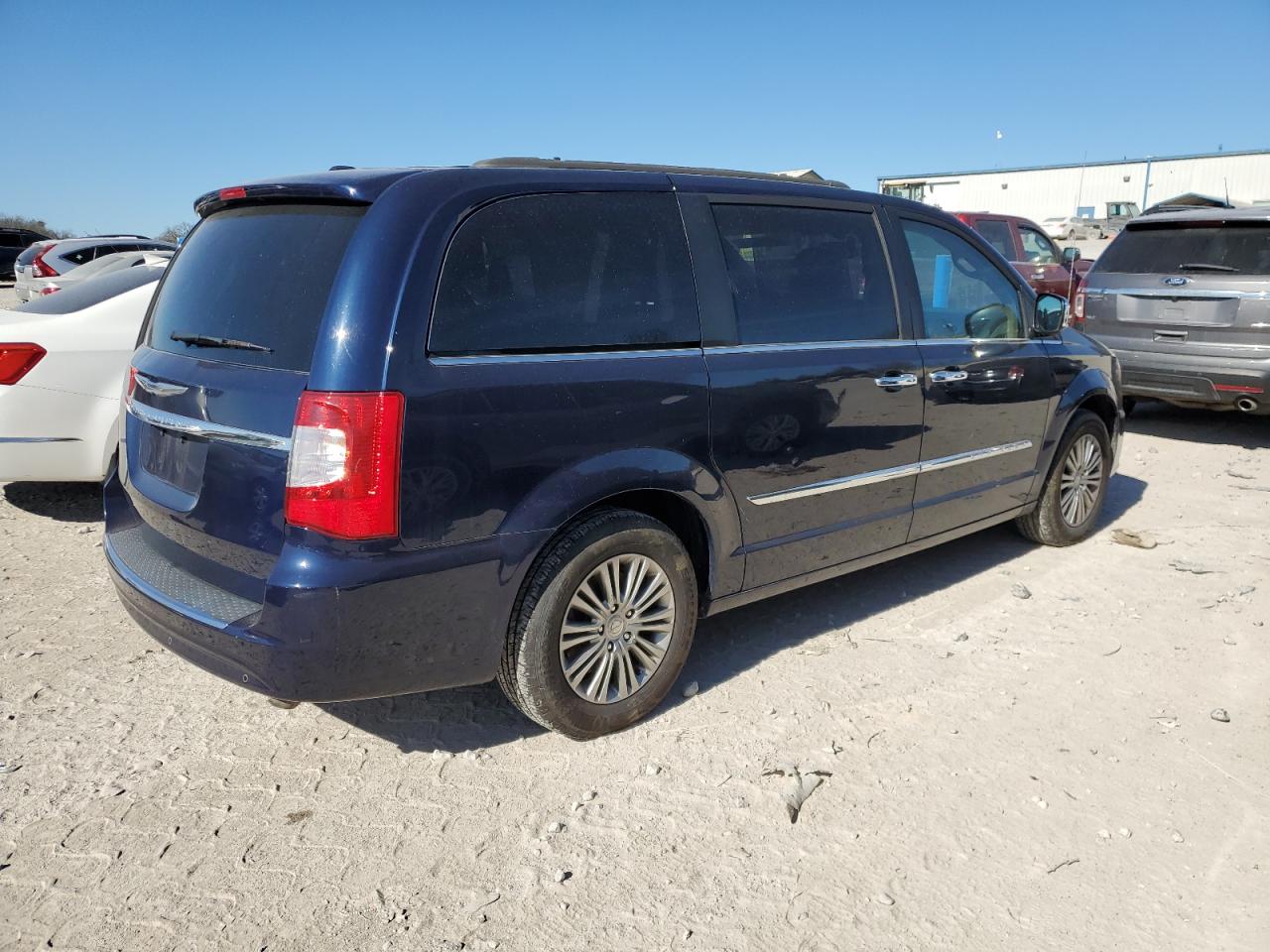 2015 Chrysler Town & Country VIN 2C4RC1CG9FR520564 Copart auction photo, side / minor dent/scratches damage thumbnail 3