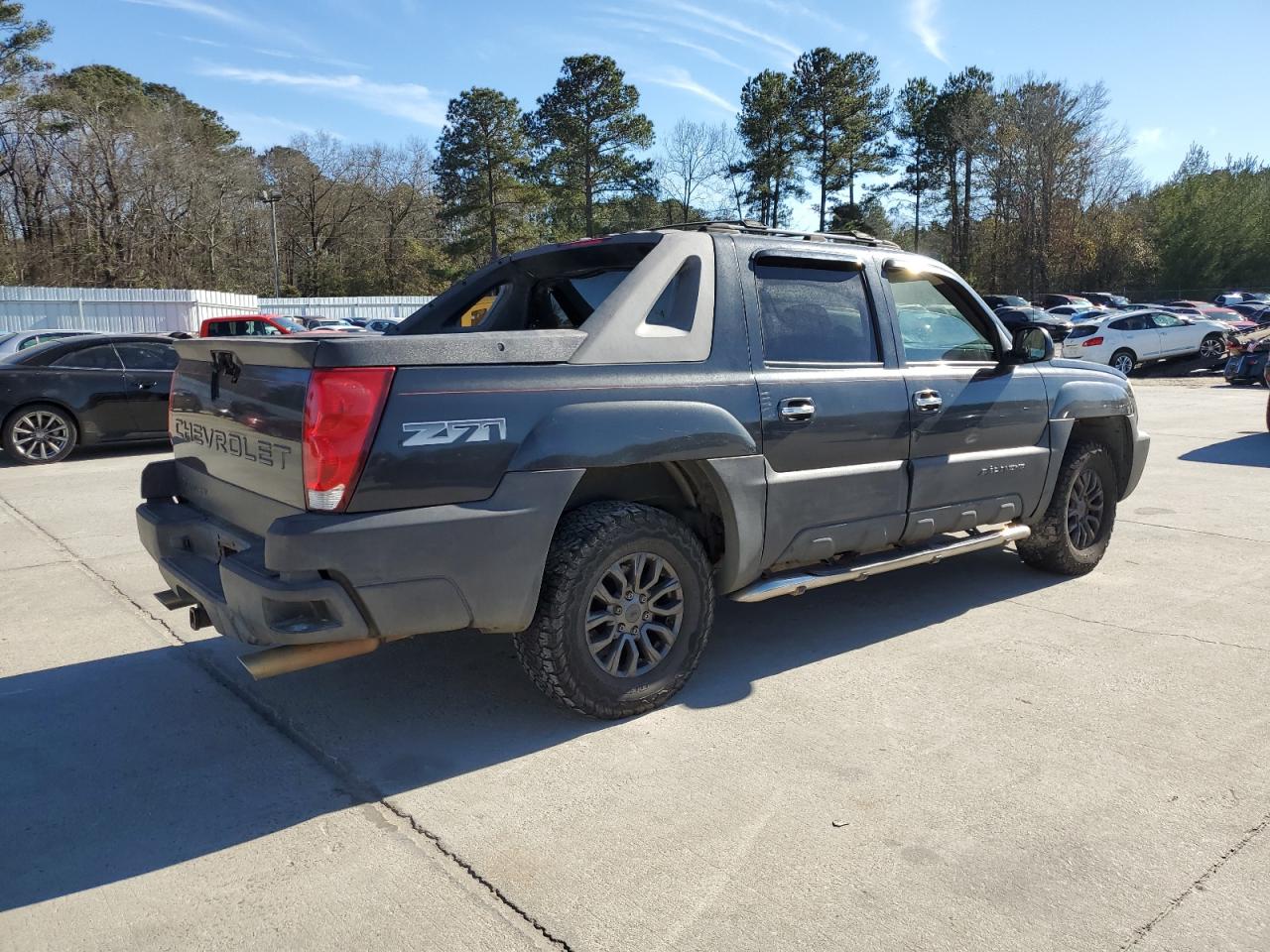 2004 Chevrolet Avalanche VIN 3GNEK12T34G211263 Copart auction photo, burn - interior damage thumbnail 3