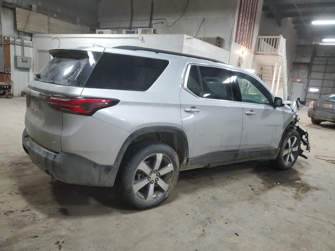 2022 Chevrolet Traverse VIN 1GNEVHKW6NJ140019 Copart auction photo, front end / side damage thumbnail 3