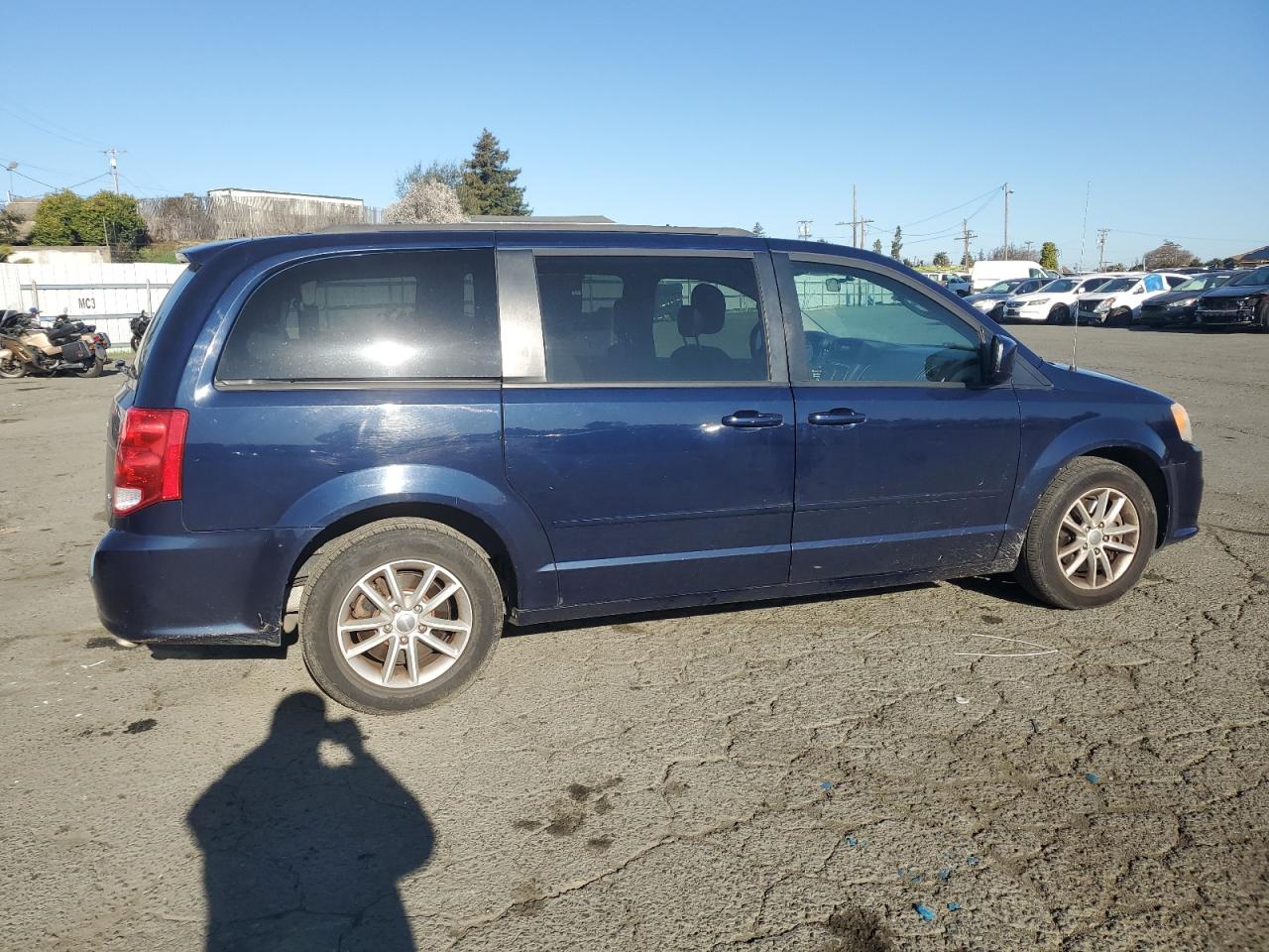 2014 Dodge Caravan VIN 2C4RDGCGXER429978 Copart auction photo, side damage thumbnail 3