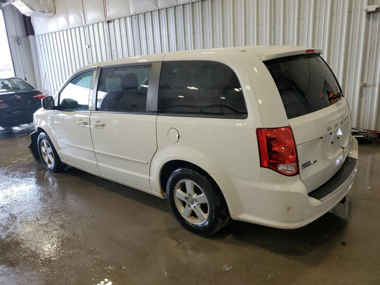 2013 Dodge Caravan VIN 2C4RDGCG4DR520923 Copart auction photo, front end damage thumbnail 2