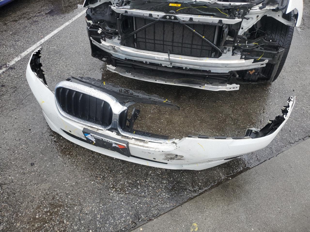 2022 BMW 5er VIN WBA13AG05NCH67985 Copart auction photo, front end damage thumbnail 12