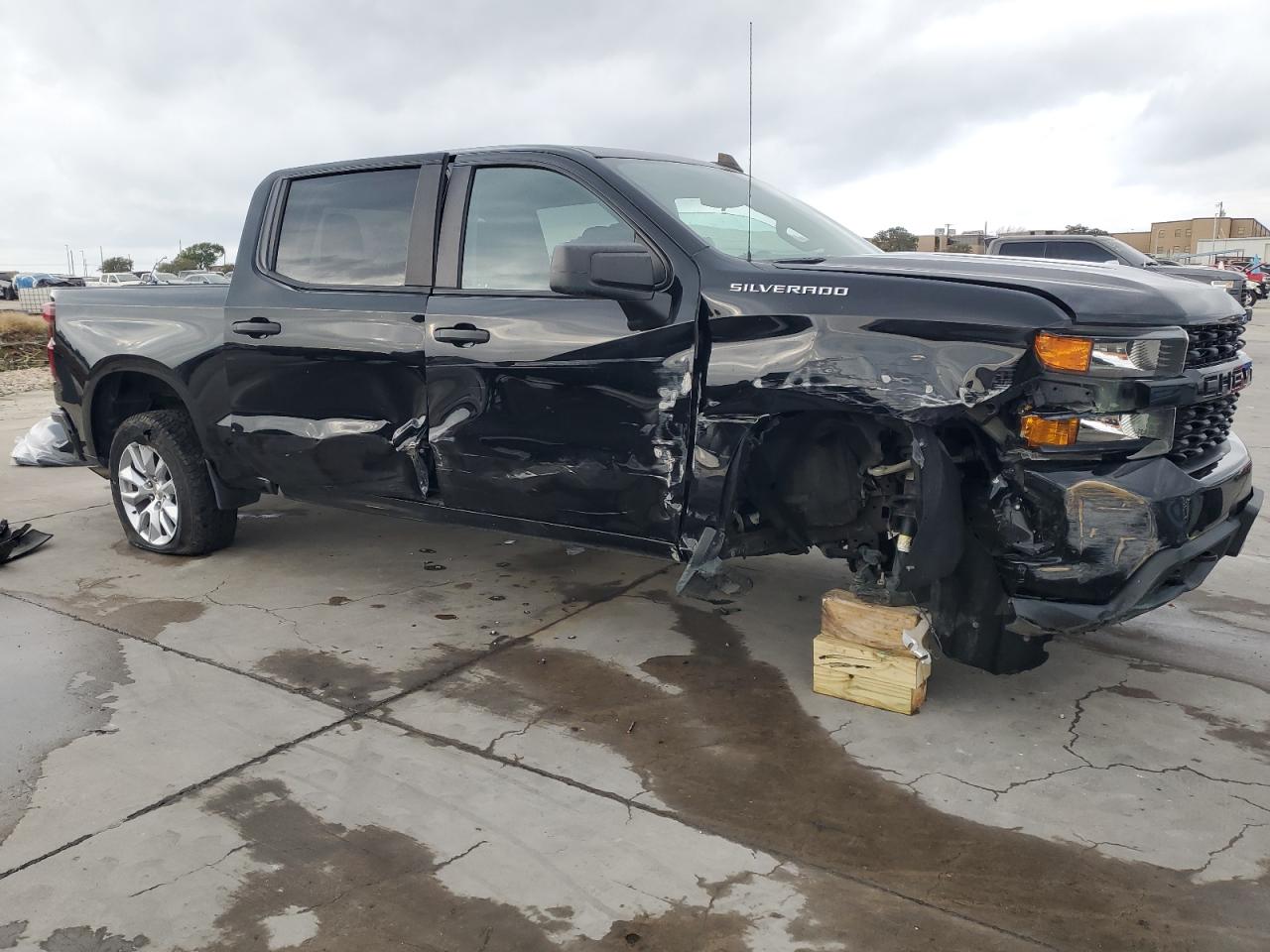 2020 Chevrolet Silverado VIN 3GCPWBEK3LG363251 Copart auction photo, side / front end damage thumbnail 4
