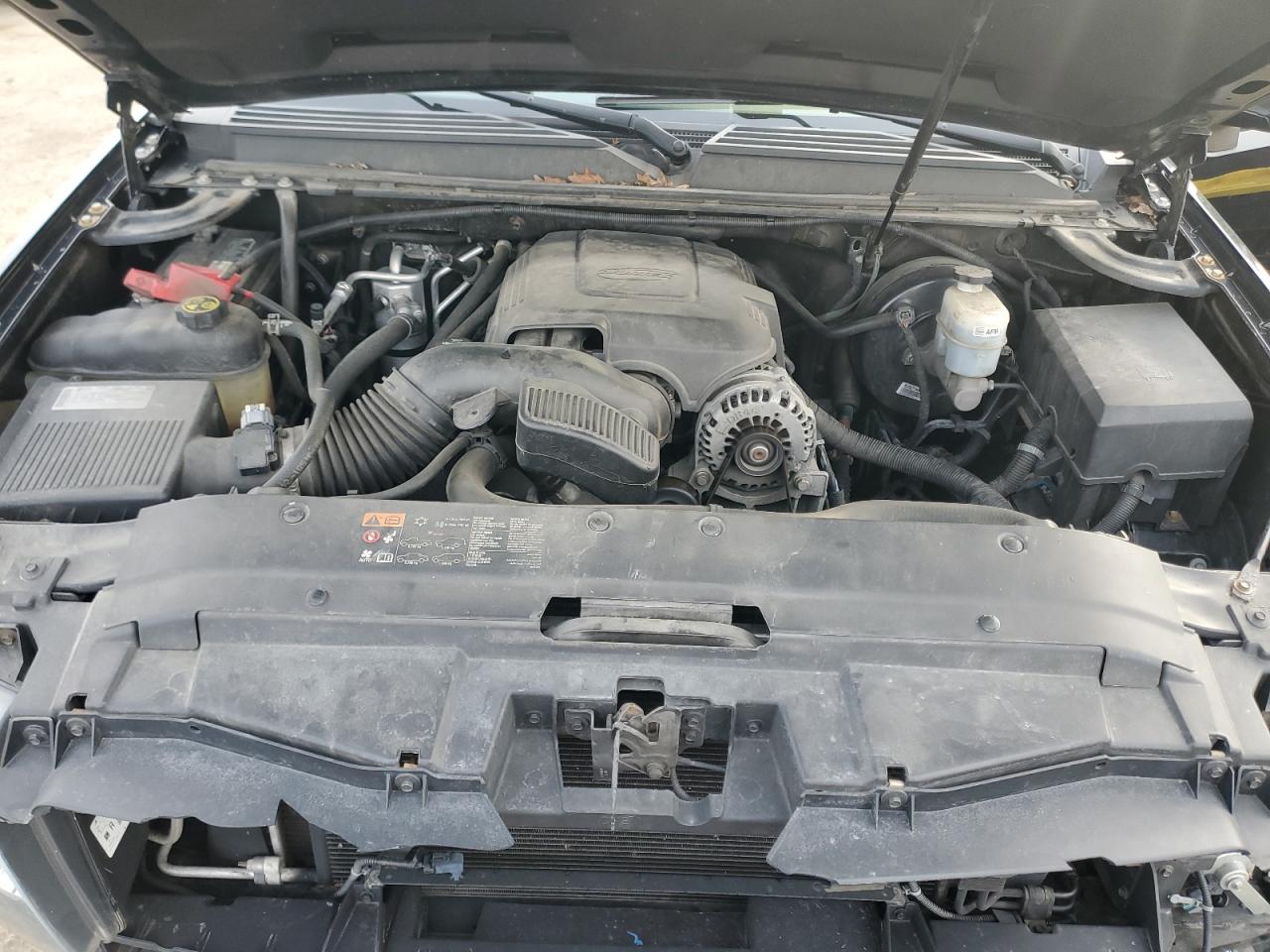 2013 Chevrolet Suburban VIN 1GNSKJE76DR142635 Copart auction photo, front end / side damage thumbnail 12