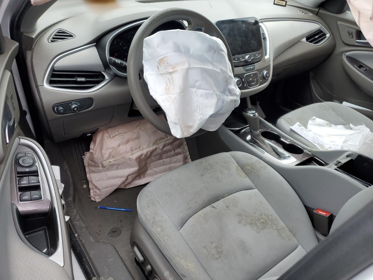 2020 Chevrolet Malibu VIN 1G1ZC5ST8LF116933 Copart auction photo, front end / side damage thumbnail 8