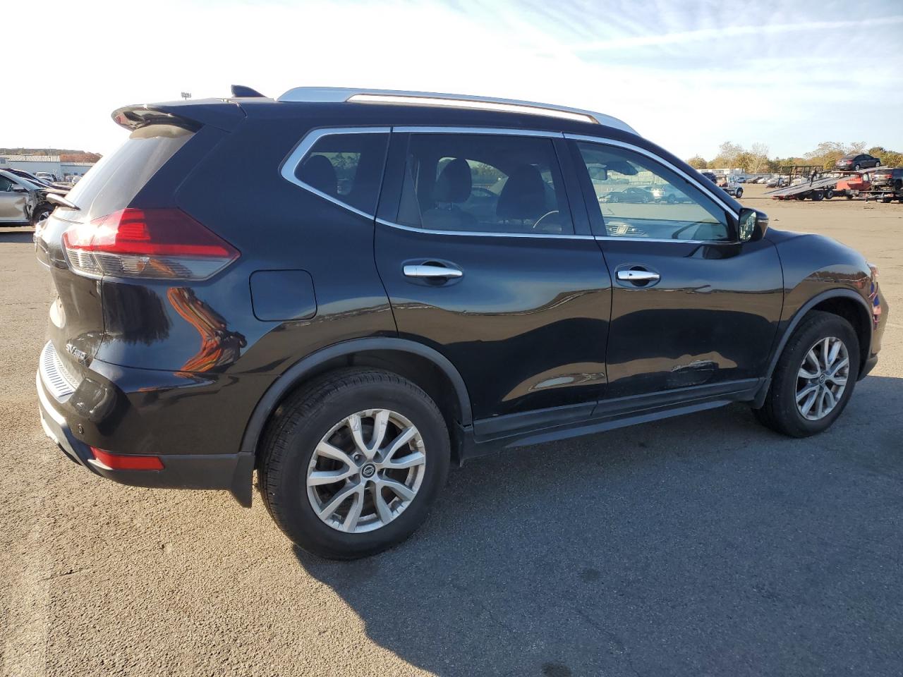 2019 Nissan Rogue VIN KNMAT2MVXKP546179 Copart auction photo, side / front end damage thumbnail 3