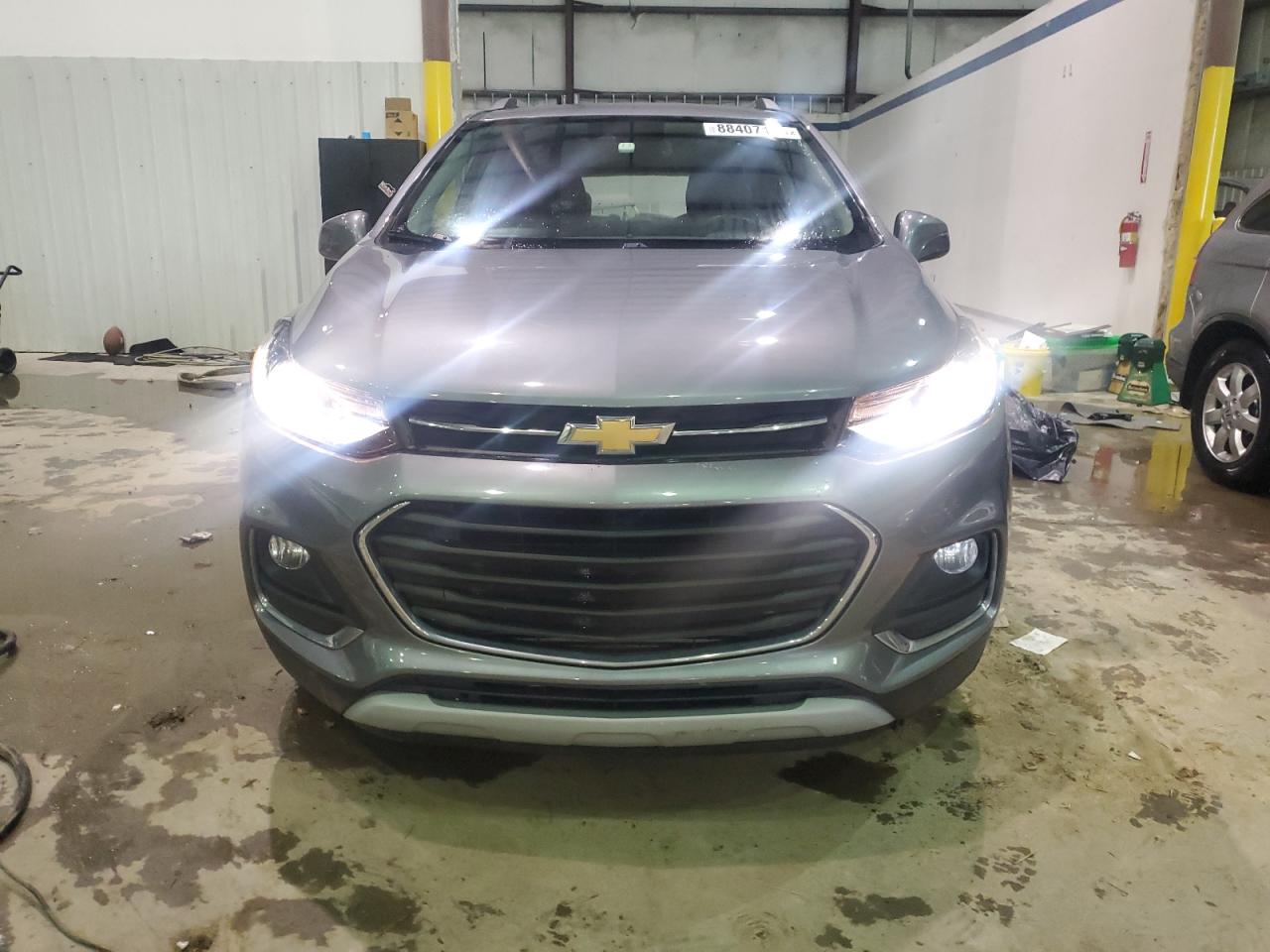 2020 Chevrolet Trax VIN 3GNCJMSB9LL181517 Copart auction photo, rear end / side damage thumbnail 5