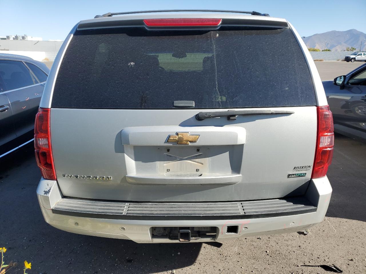 2011 Chevrolet Suburban VIN 1GNSKJE30BR209921 Copart auction photo, front end damage thumbnail 6
