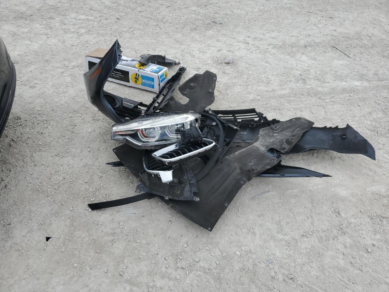 2017 BMW 3er VIN WBA8D9G39HNU63116 Copart auction photo, front end damage thumbnail 12