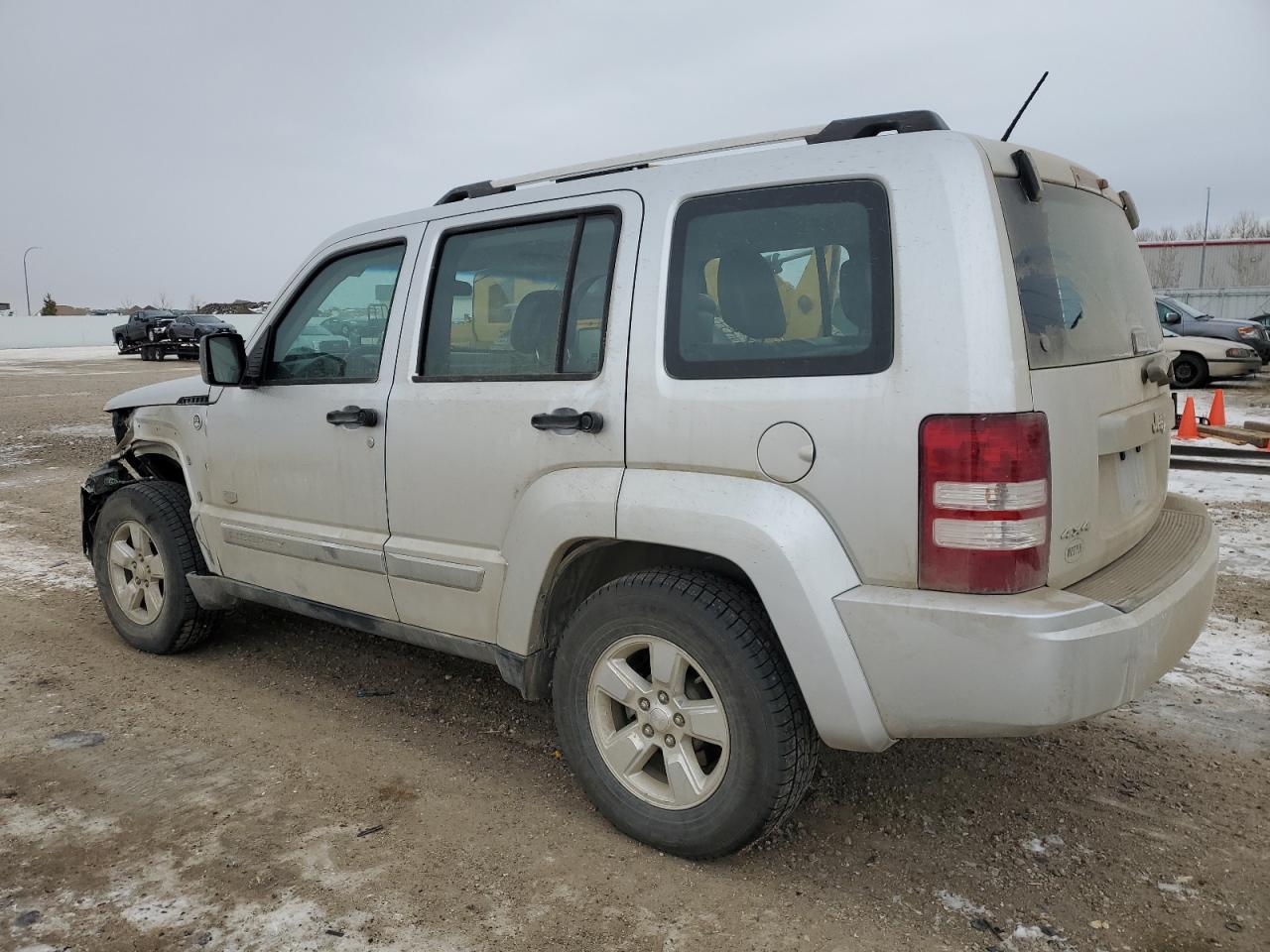 2011 Jeep Liberty (North America) VIN 1J4PN2GK8BW564587 Copart auction photo, front end / side damage thumbnail 2