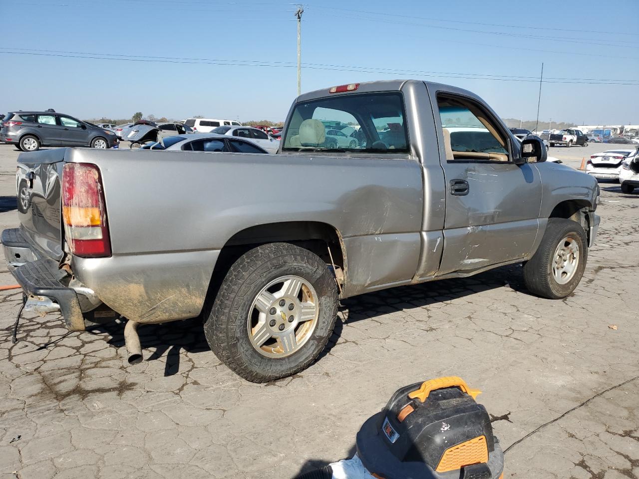 2001 Chevrolet Silverado VIN 1GCEC14W61Z327940 Copart auction photo, biohazard/chemical / all over damage thumbnail 3