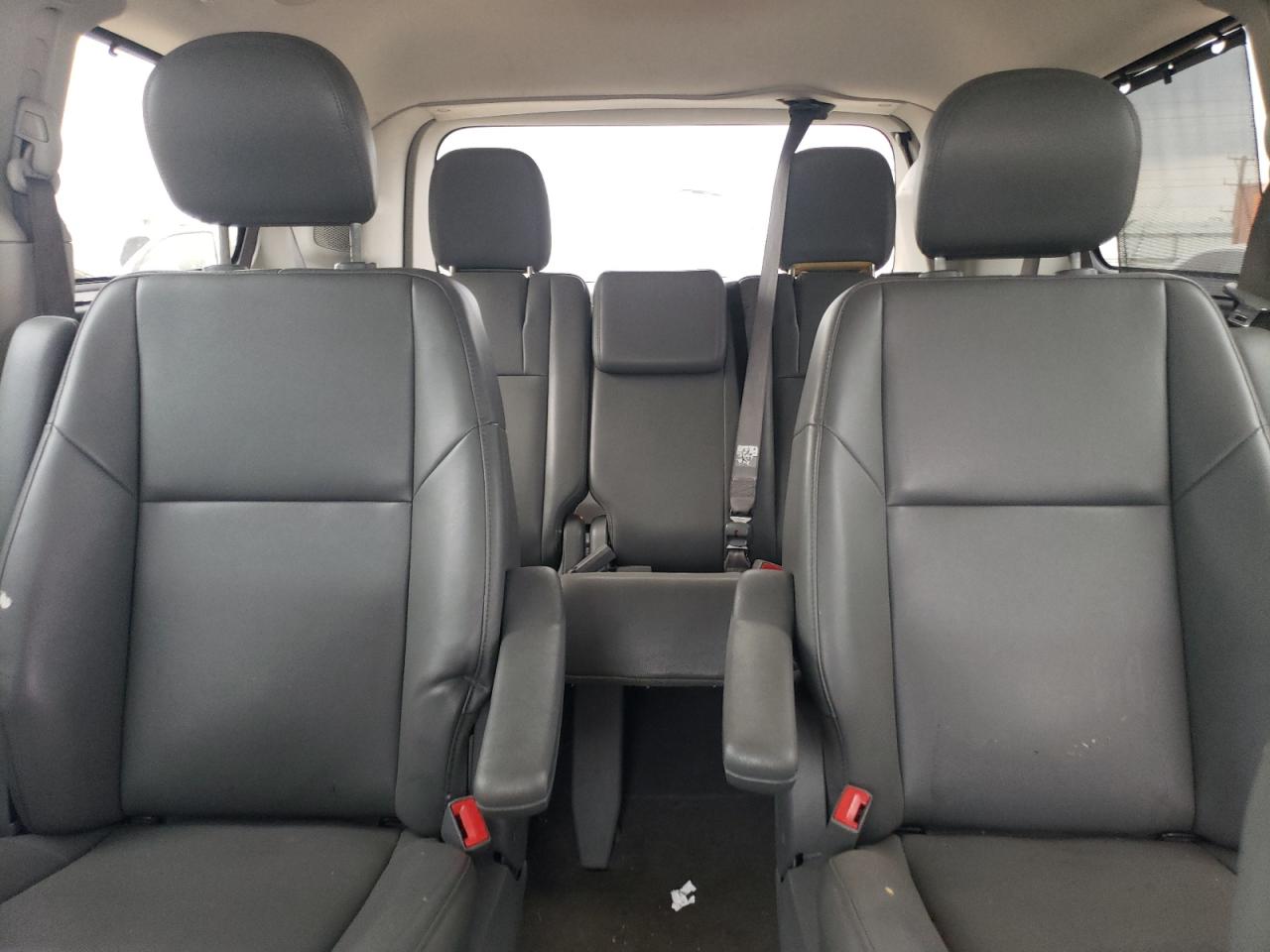 2012 Volkswagen Routan VIN 2C4RVABG7CR240469 Copart auction photo, front end / minor dent/scratches damage thumbnail 10