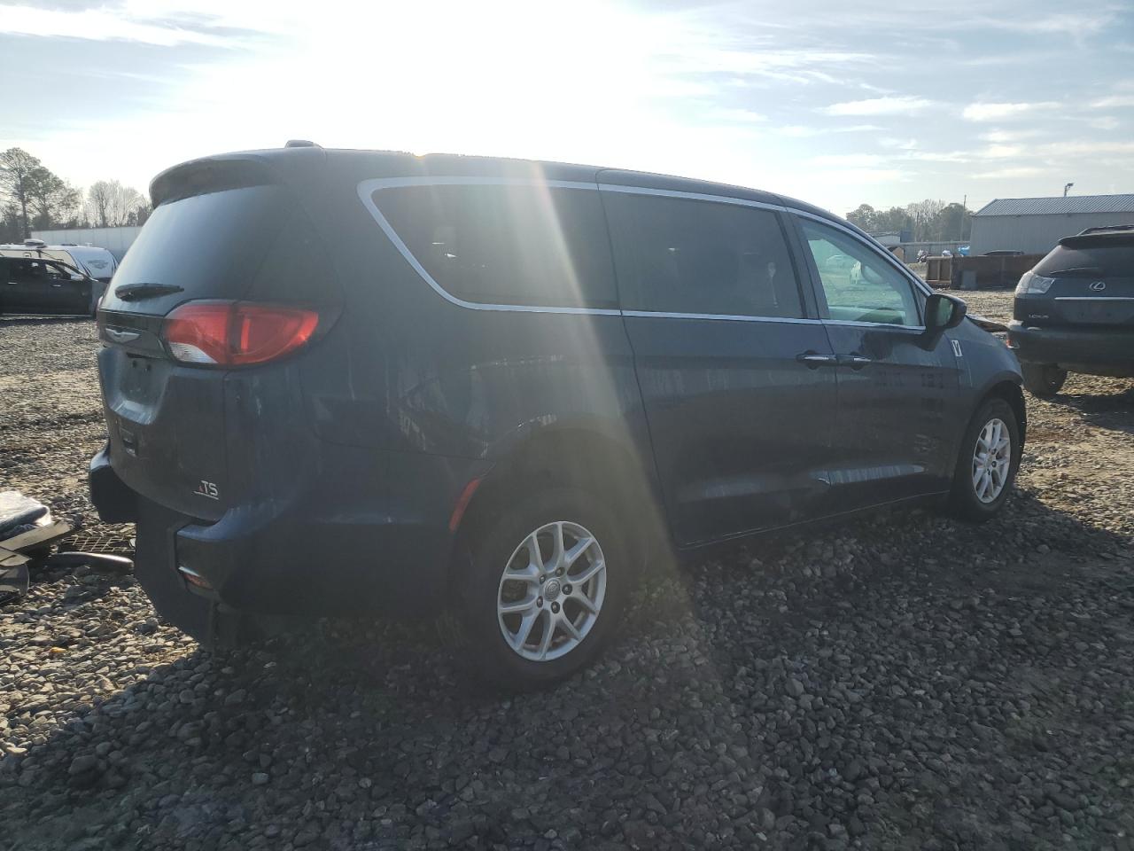 2017 Chrysler Pacifica VIN 2C4RC1BG9HR786042 Copart auction photo, front end damage thumbnail 3
