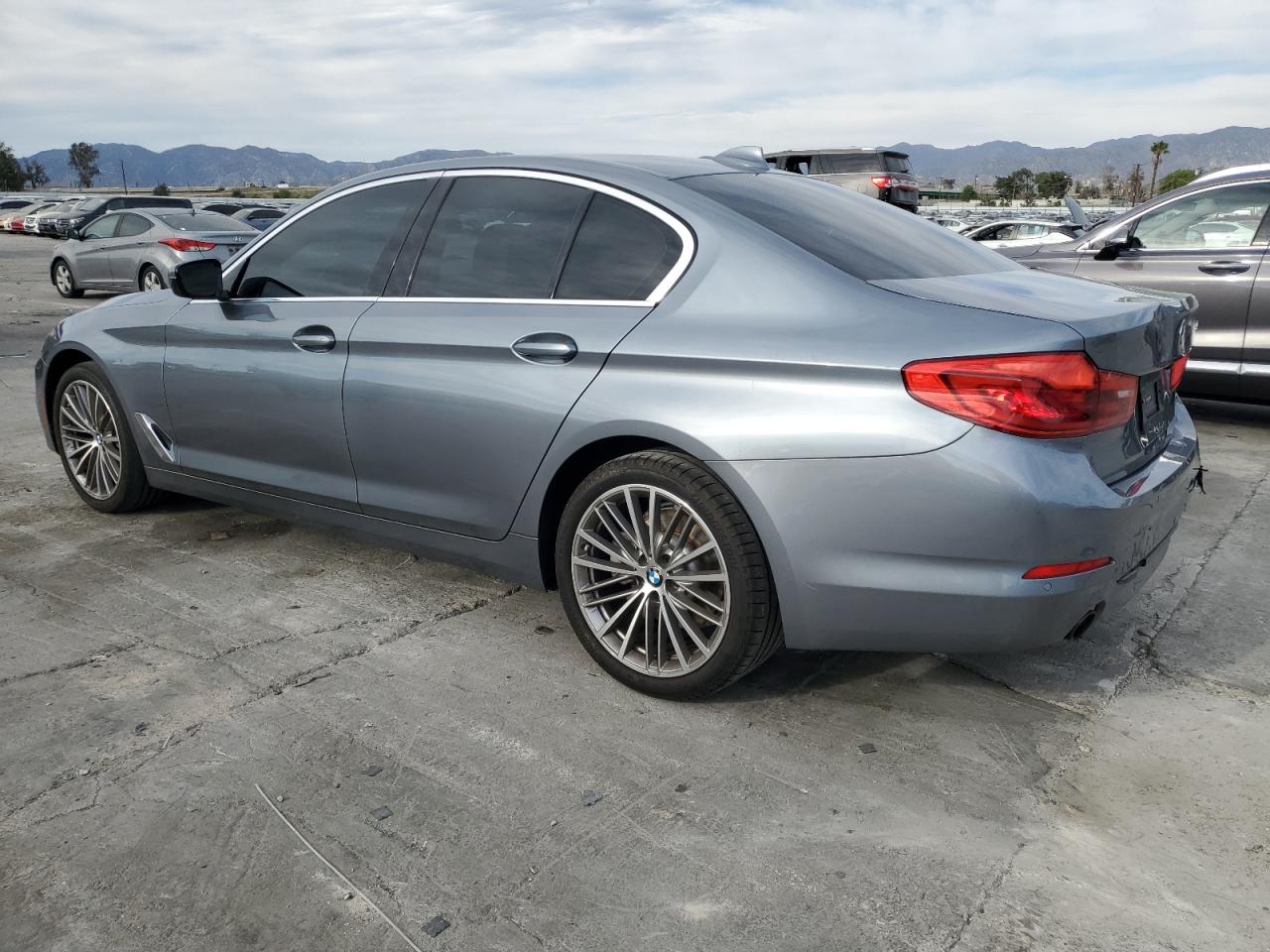 2020 BMW 5er VIN WBAJR3C07LCD74759 Copart auction photo, rear end damage thumbnail 2