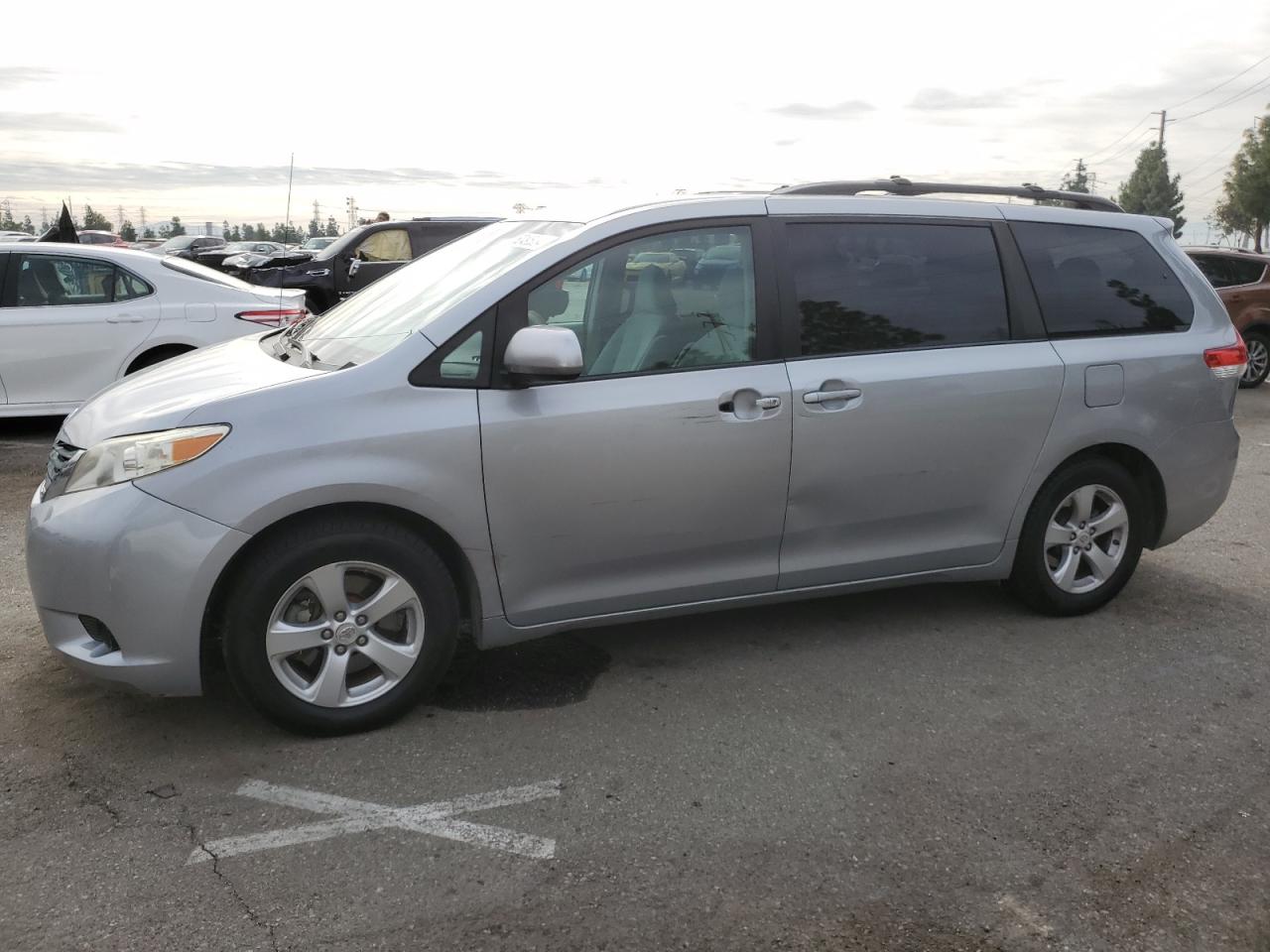 2011 Toyota Sienna VIN 5TDKK3DC9BS108254