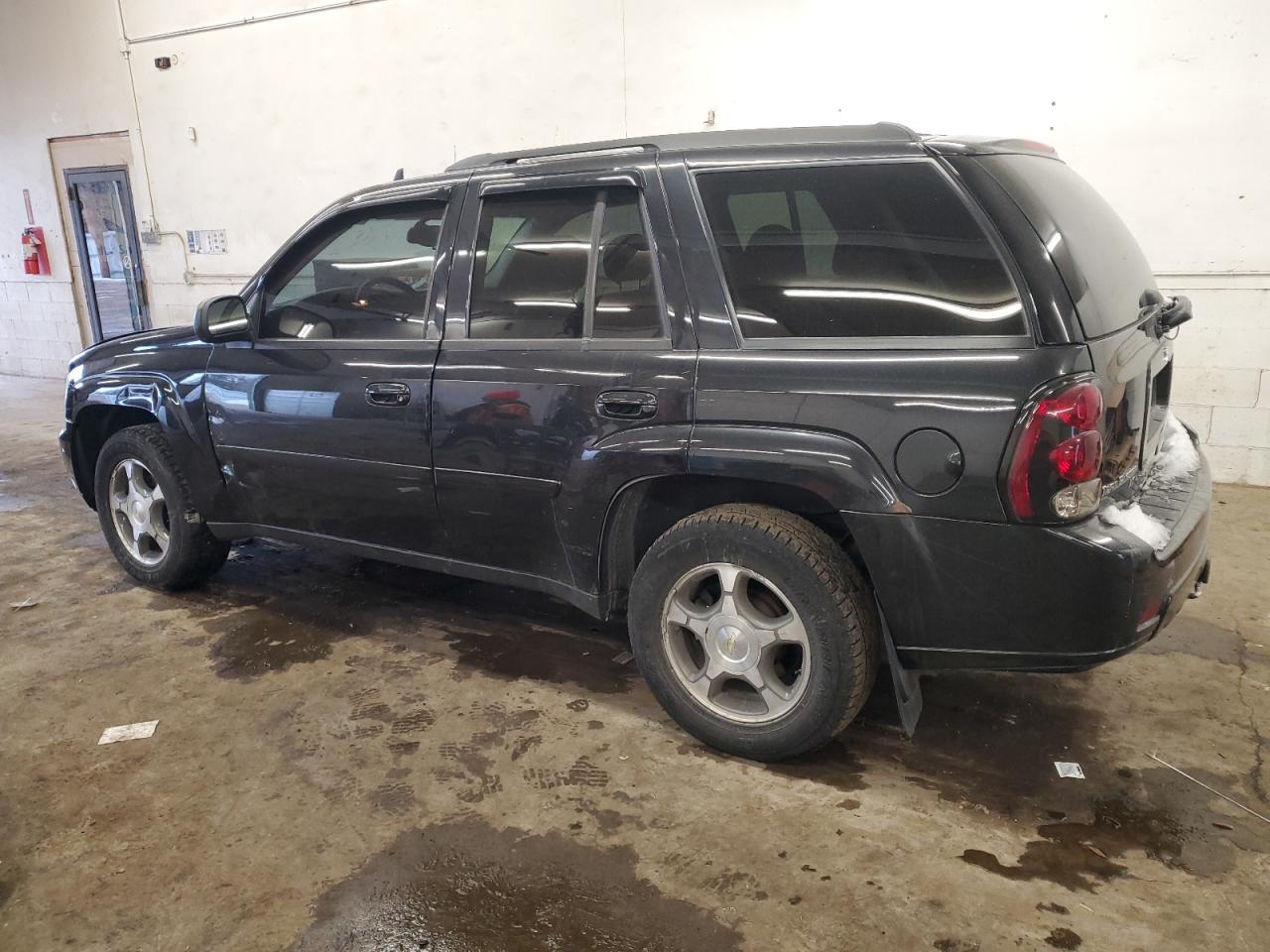 2008 Chevrolet TrailBlazer VIN 1GNDT13S582101179 Copart auction photo, side / front end damage thumbnail 2