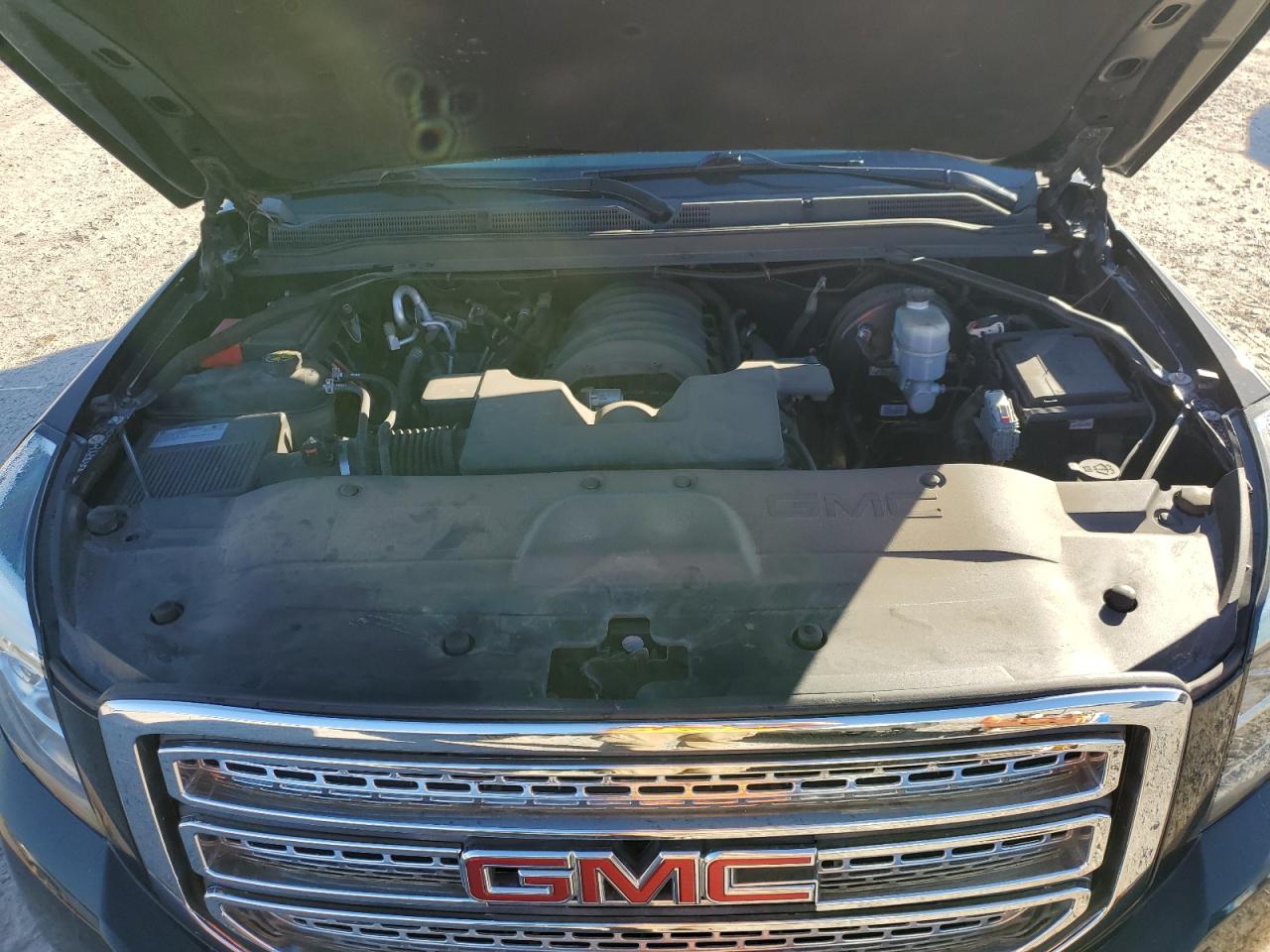 2019 GMC Yukon VIN 1GKS1GKC8KR335922 Copart auction photo, side damage thumbnail 12