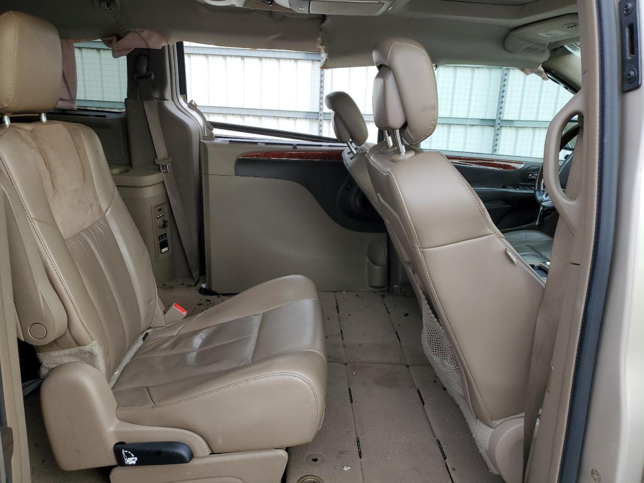 2015 Chrysler Town & Country VIN 2C4RC1GG5FR718245 Copart auction photo, side damage thumbnail 11
