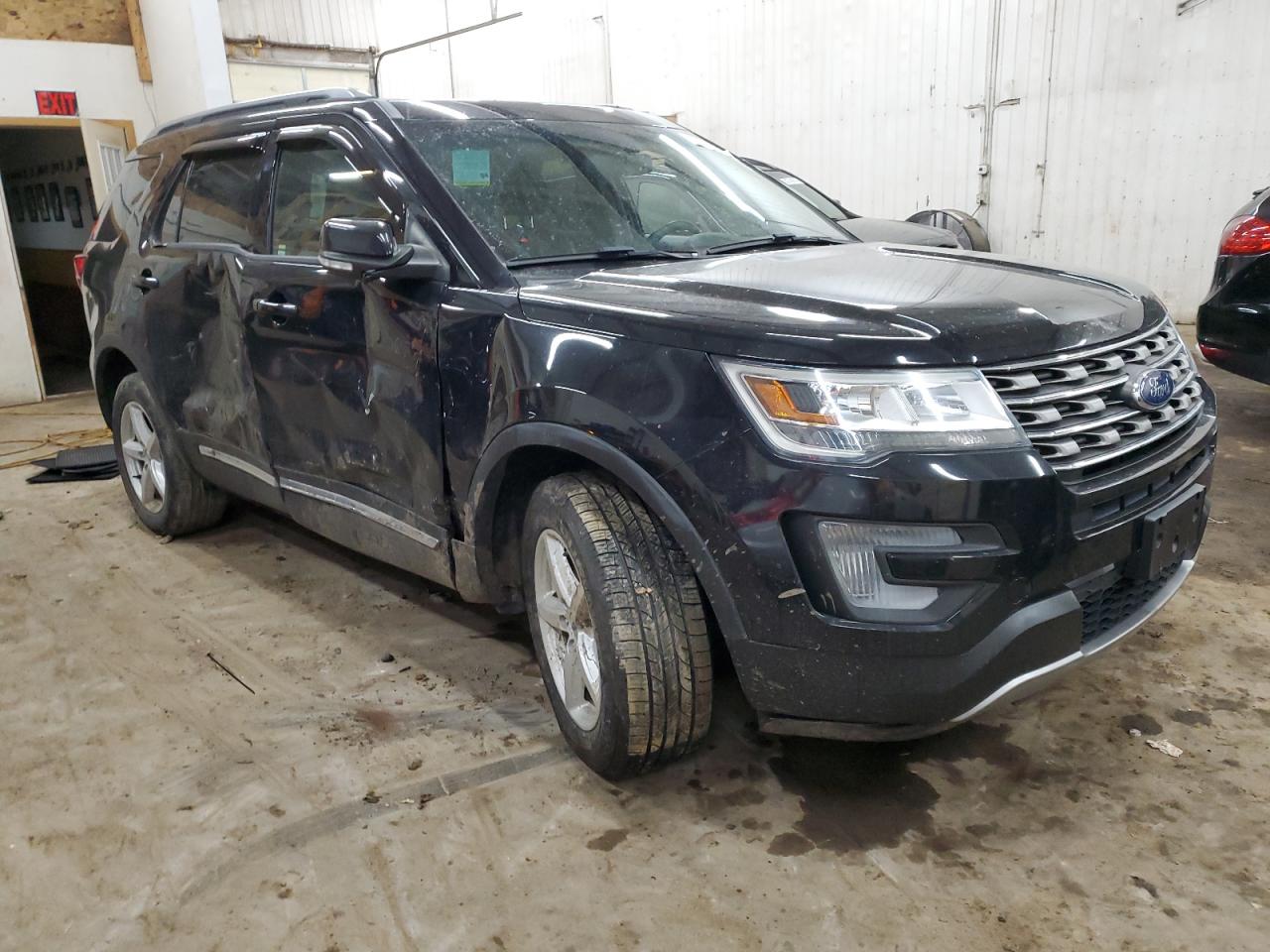 2016 Ford Explorer VIN 1FM5K8D82GGC97252 Copart auction photo, side / front end damage thumbnail 4