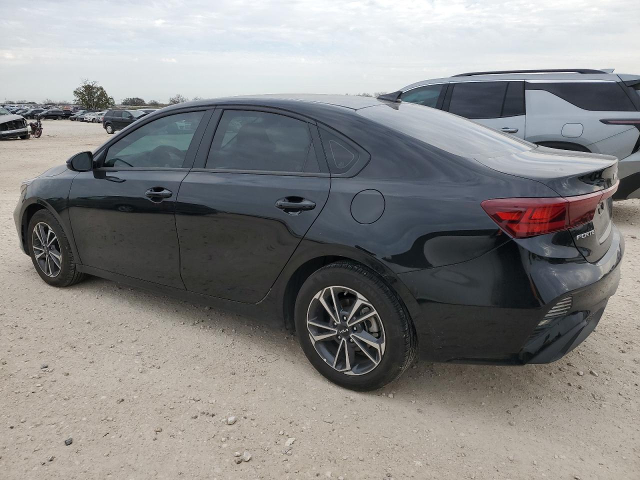 2024 KIA Forte VIN 3KPF24AD1RE715581 Copart auction photo, front end / minor dent/scratches damage thumbnail 2
