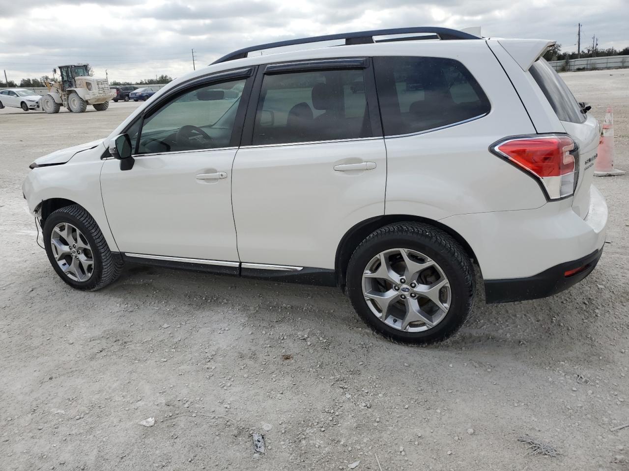 2018 Subaru Forester VIN JF2SJAWC4JH410334 Copart auction photo, front end / side damage thumbnail 2