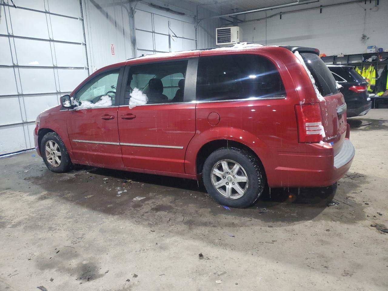 2009 Chrysler Town & Country VIN 2A8HR54109R540601 Copart auction photo, front end / minor dent/scratches damage thumbnail 2