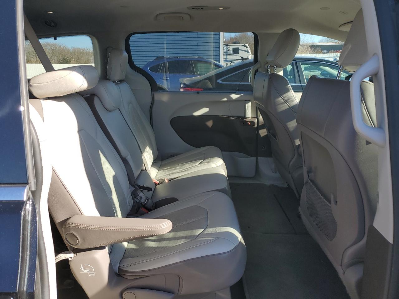 2018 Chrysler Pacifica VIN 2C4RC1BG4JR217508 Copart auction photo, front end damage thumbnail 11