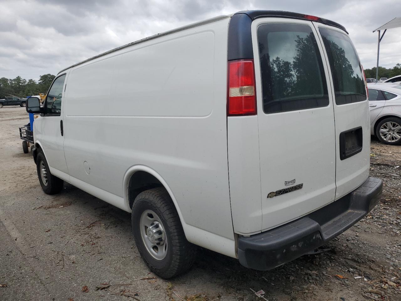 2015 Chevrolet Express VIN 1GCWGFFF2F1102214 Copart auction photo, top/roof damage thumbnail 2