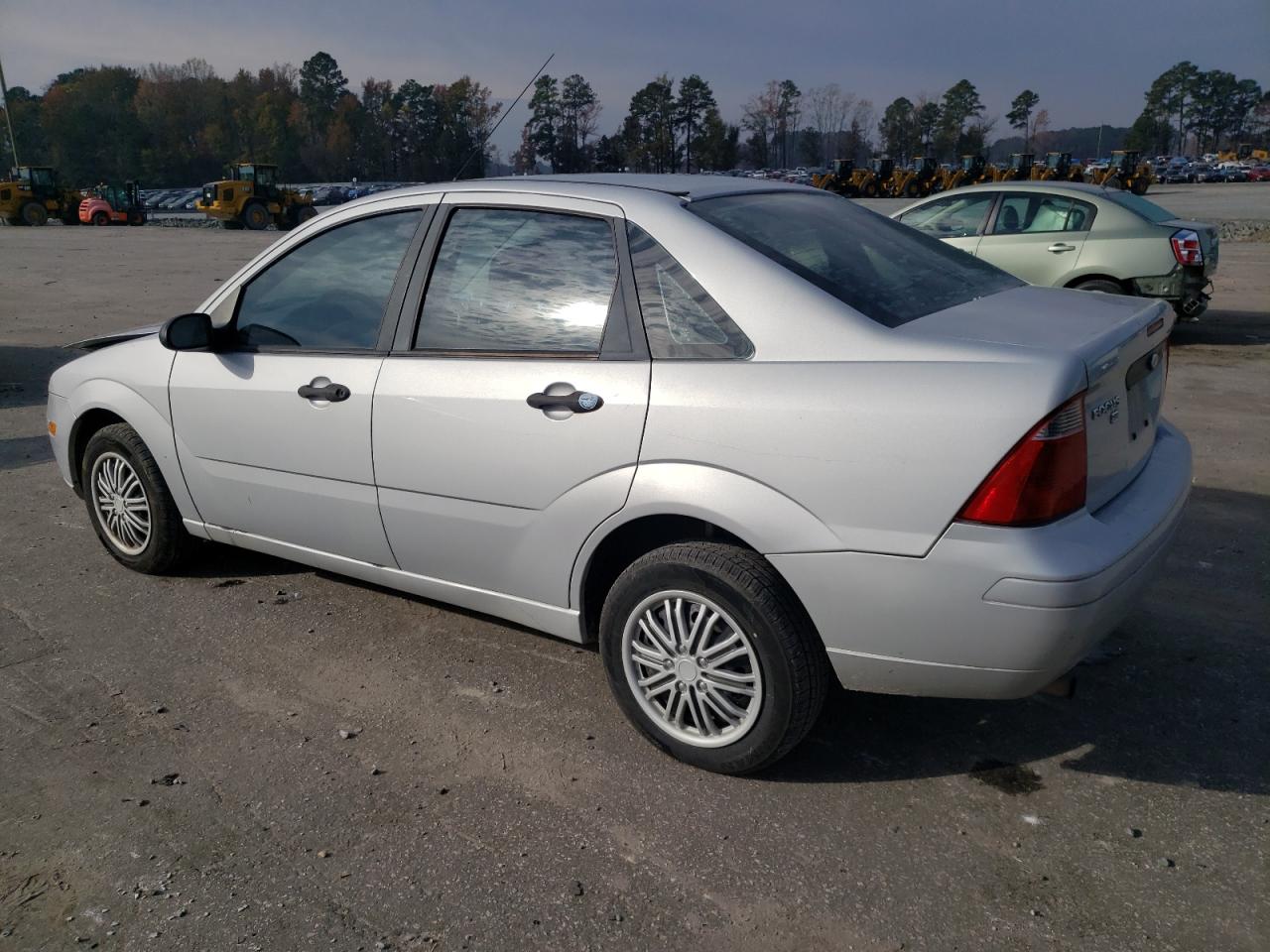 2007 Ford Focus VIN 1FAFP34N87W335372 Copart auction photo, front end damage thumbnail 2