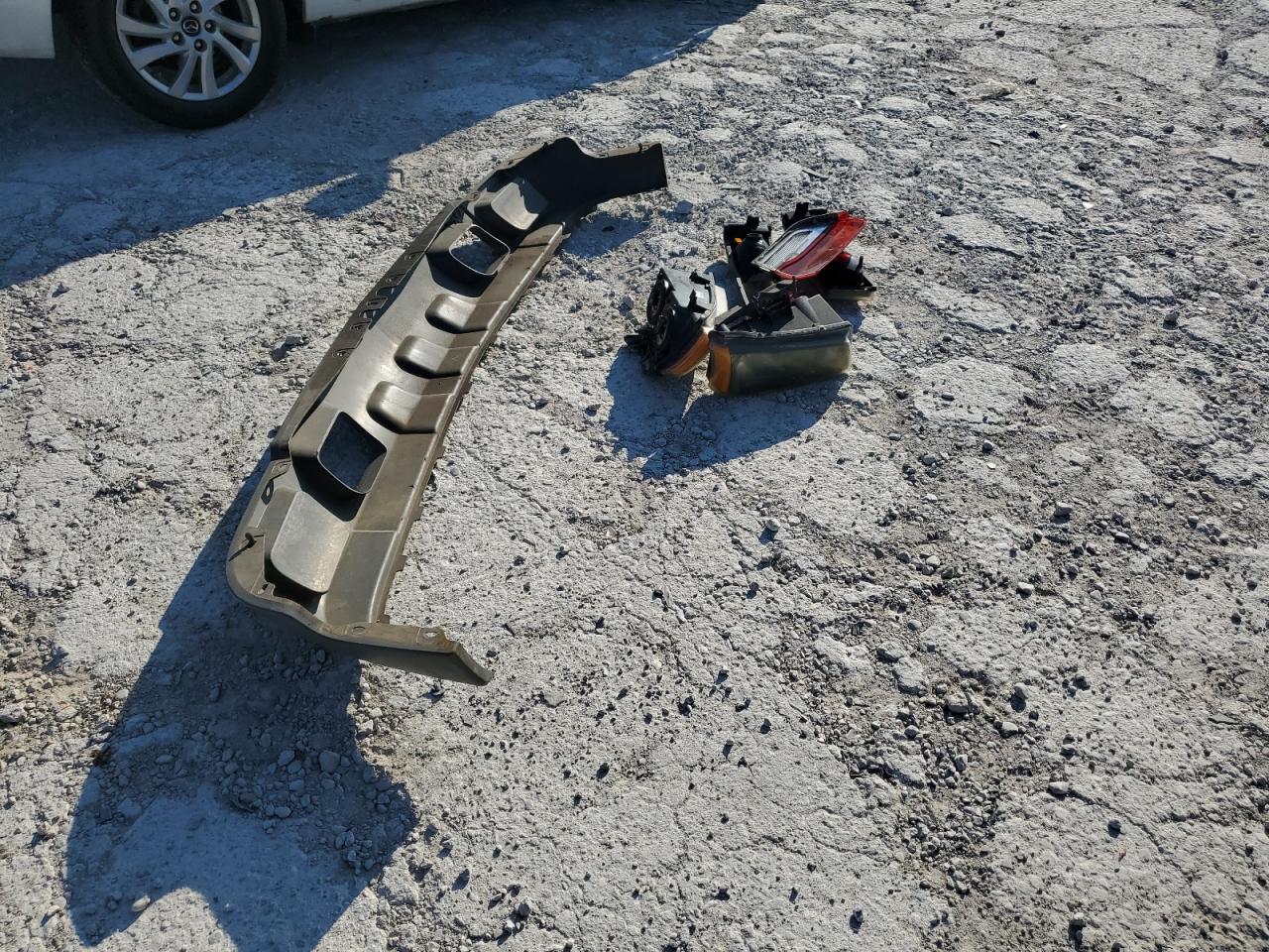 2004 Chevrolet Silverado VIN 1GCEK19T54E372526 Copart auction photo, front end damage thumbnail 14