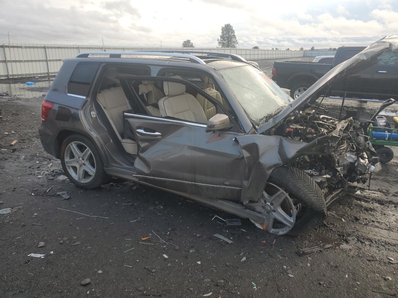 2015 Mercedes-Benz GLK-klasse VIN WDCGG0EB3FG361690 Copart auction photo, all over damage thumbnail 4