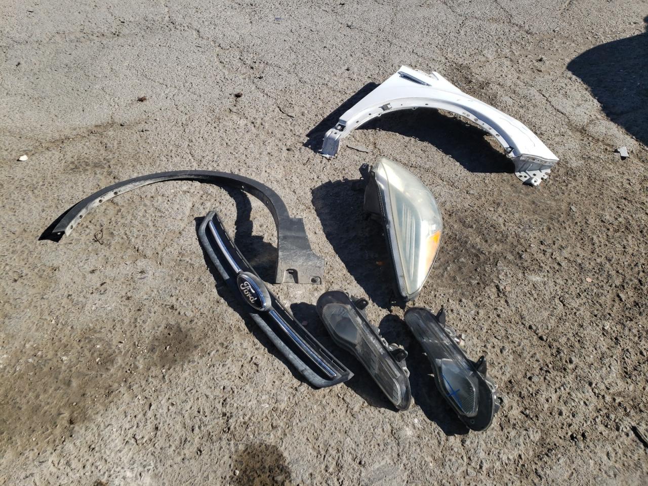 2015 Ford Escape VIN 1FMCU0G7XFUA09015 Copart auction photo, front end damage thumbnail 12