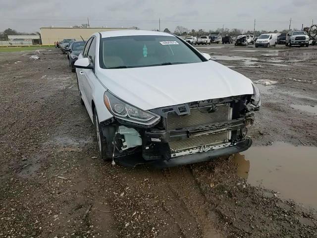 2019 Hyundai Sonata VIN 5NPE24AF3KH791303 Copart auction photo, front end / minor dent/scratches damage thumbnail 11