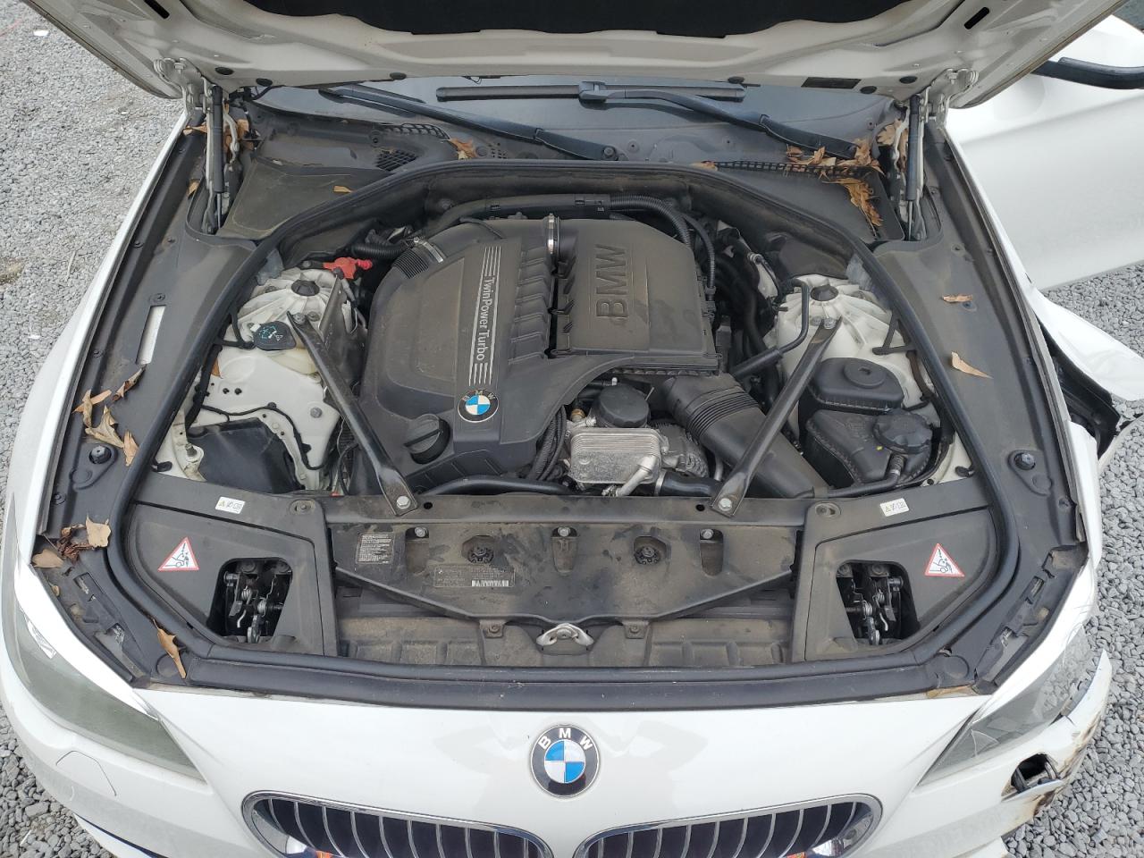 2014 BMW 5er VIN WBA5B3C55ED533130 Copart auction photo, front end / side damage thumbnail 11