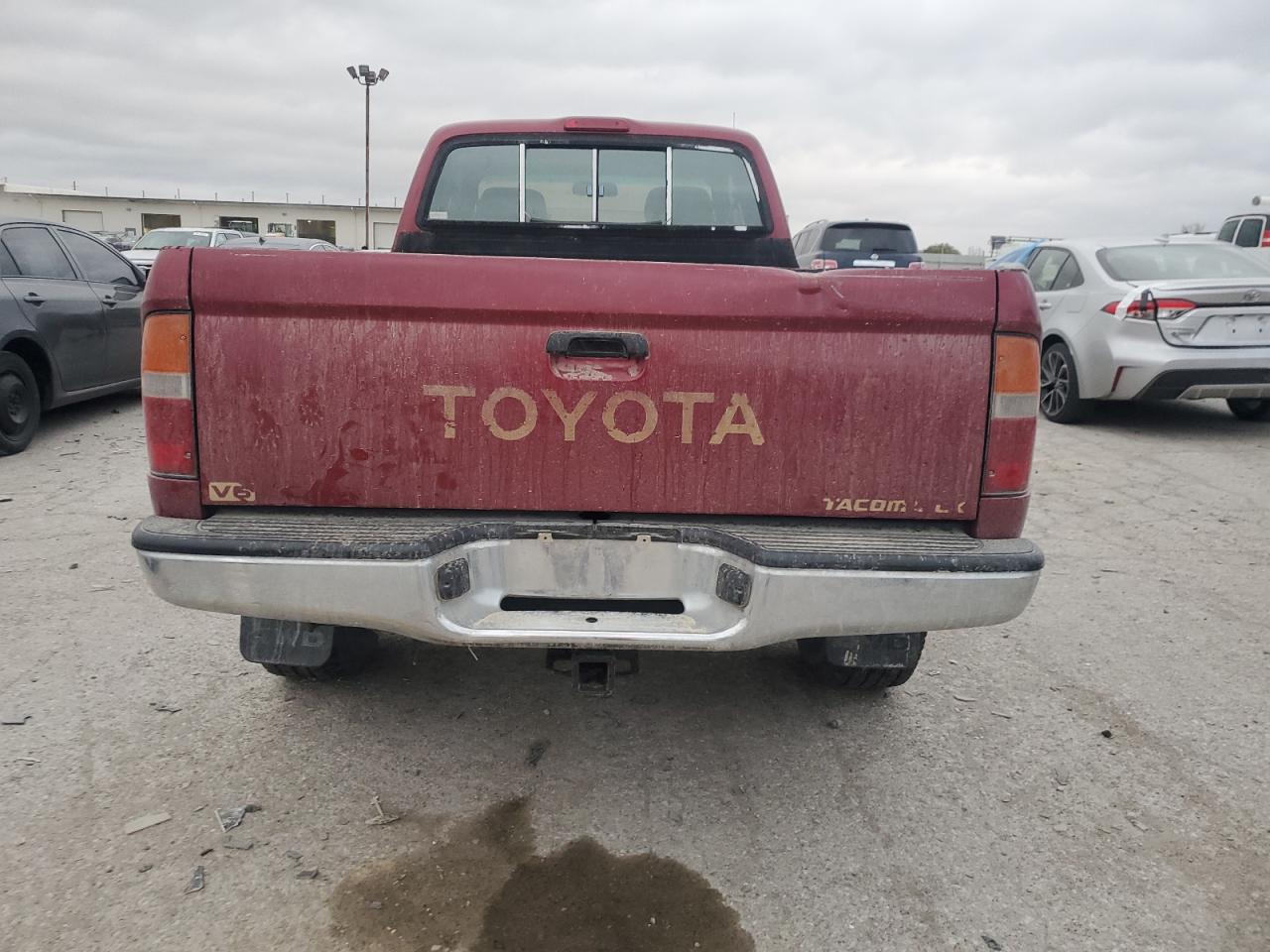 1996 Toyota Tacoma VIN 4TAWN72NXTZ134166 Copart auction photo, front end / rear end damage thumbnail 6