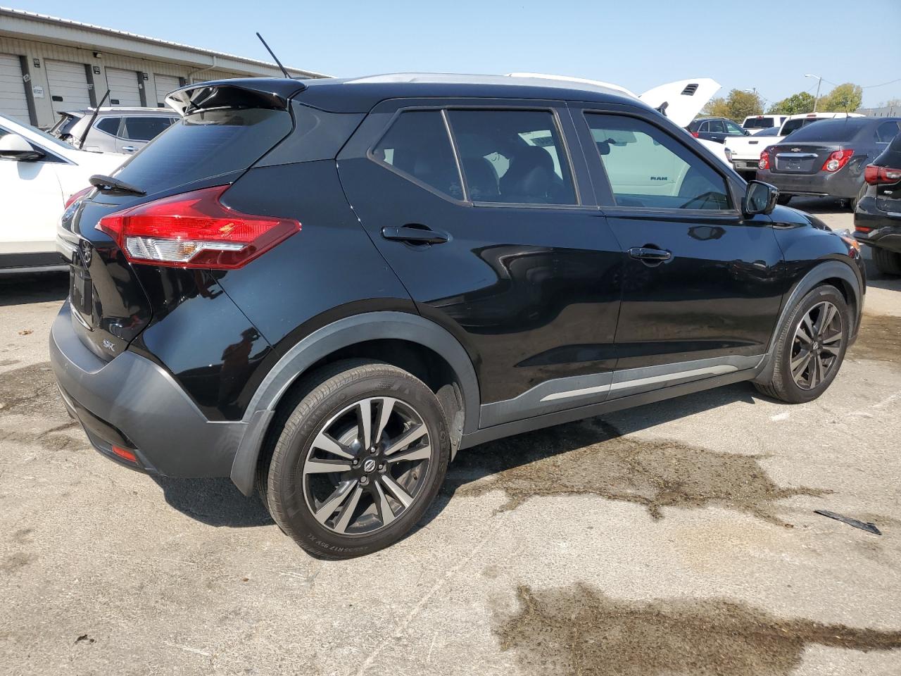 2019 Nissan Kicks VIN 3N1CP5CU5KL521762 Copart auction photo, all over damage thumbnail 3