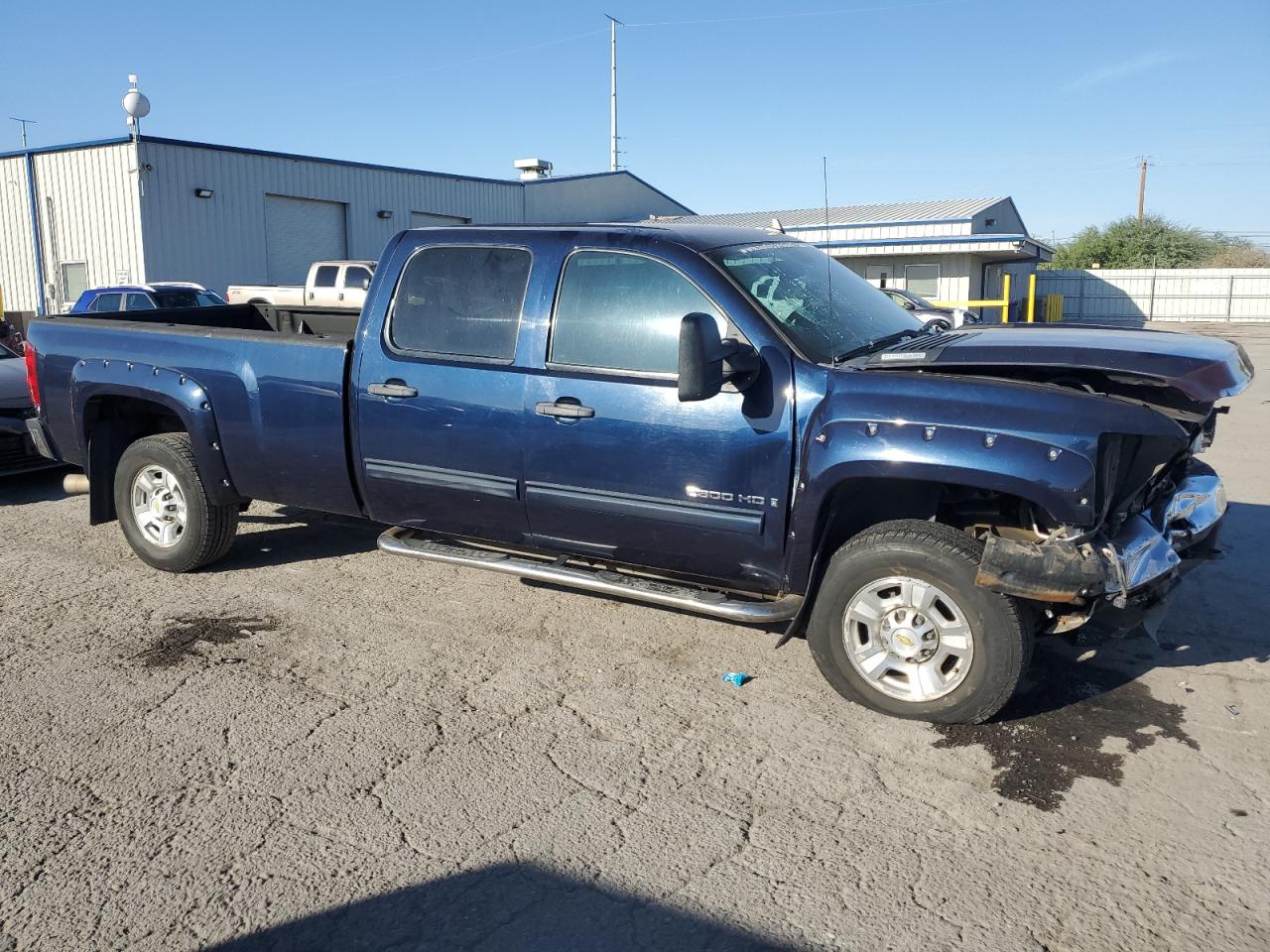 2009 Chevrolet Silverado VIN 1GCHK53689F130645 Copart auction photo, front end damage thumbnail 4