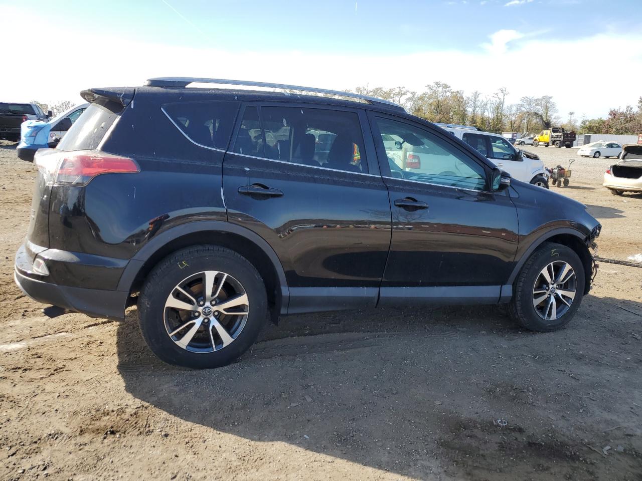 2017 Toyota RAV 4 VIN 2T3RFREV6HW679410 Copart auction photo, front end / minor dent/scratches damage thumbnail 3