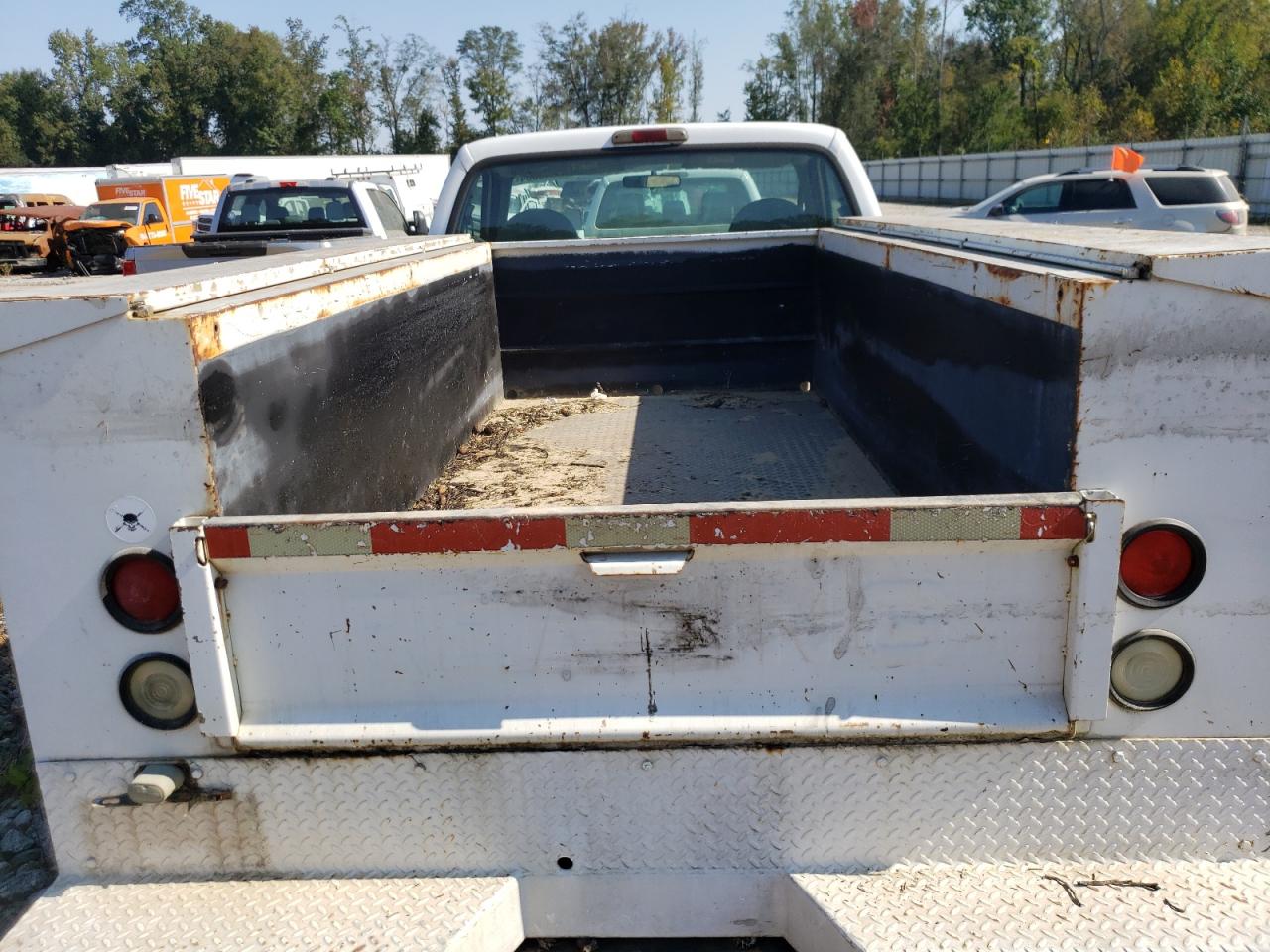 2002 Ford F250 VIN 1FTNF21L12EC48370 Copart auction photo, water/flood damage thumbnail 10