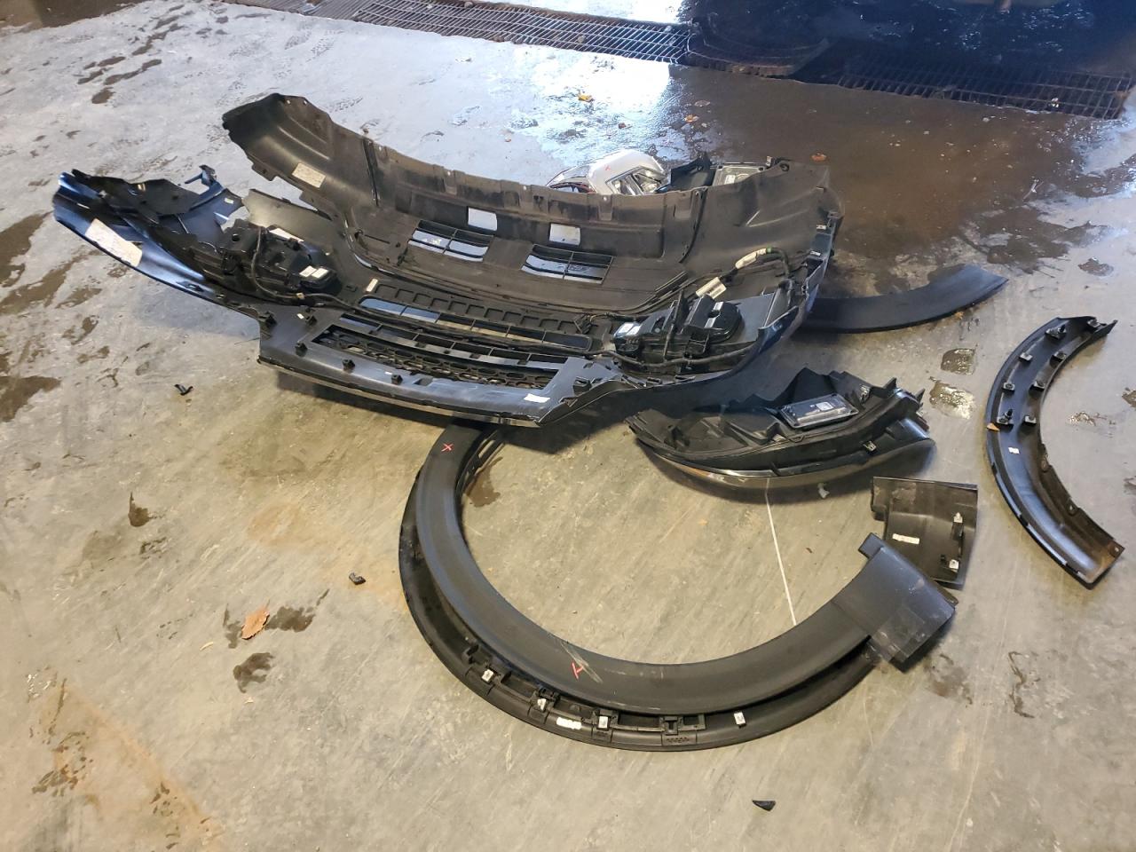 2020 Ford Explorer VIN 1FMSK7DH6LGB01028 Copart auction photo, all over damage thumbnail 13