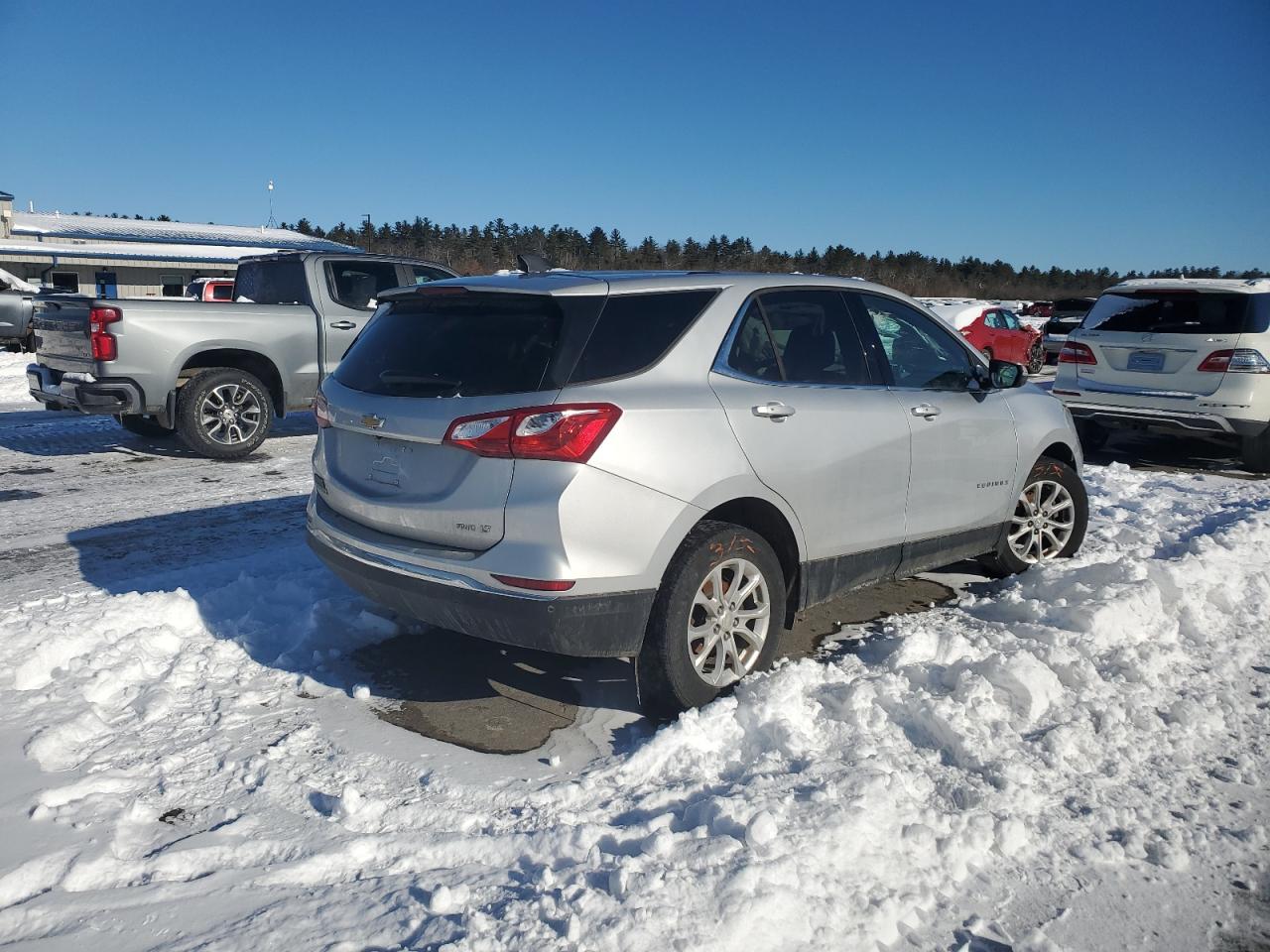 2019 Chevrolet Equinox VIN 3GNAXUEV7KS594990 Copart auction photo, front end / side damage thumbnail 3