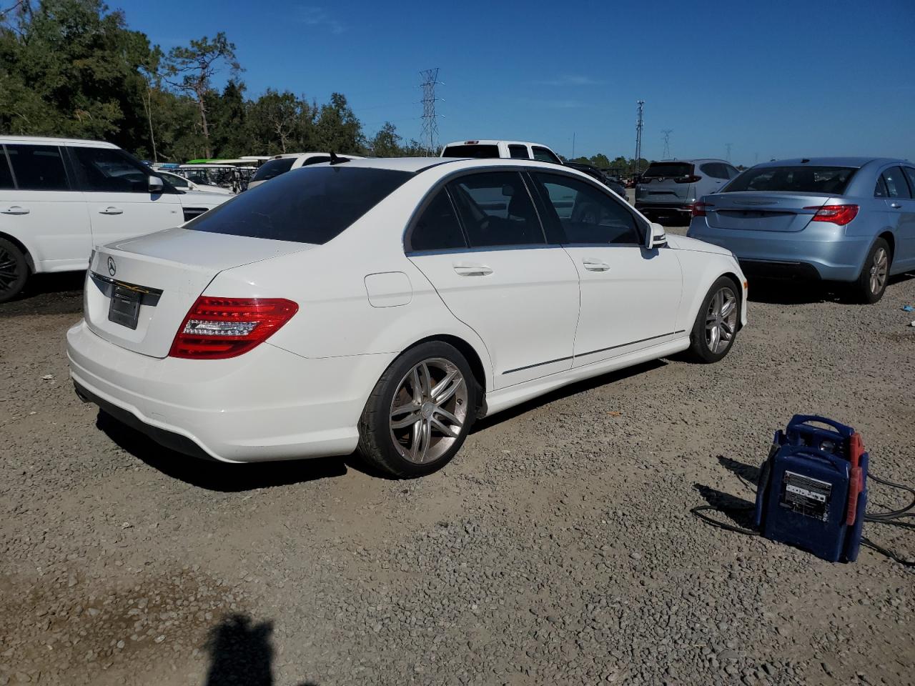 2013 Mercedes-Benz C-klasse VIN WDDGF4HB1DG014745 Copart auction photo, water/flood damage thumbnail 3