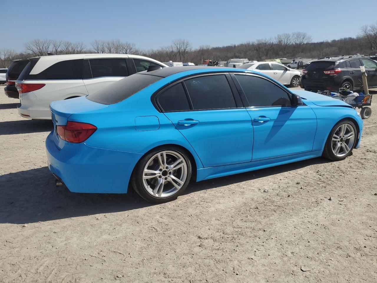 2016 BMW 3er VIN WBA8B7C59GK703413 Copart auction photo, front end damage thumbnail 3