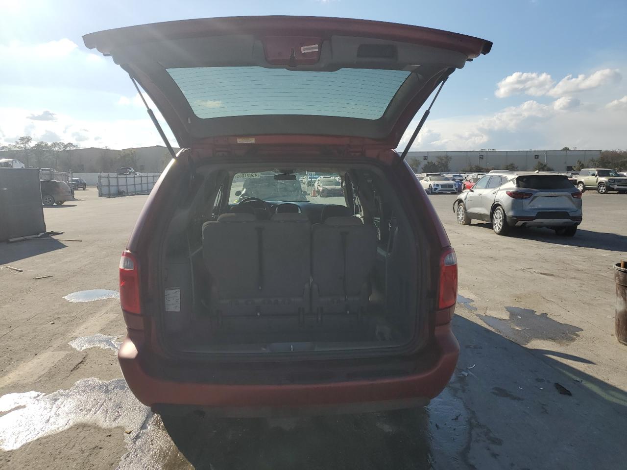 2006 Chrysler Town & Country VIN 2A4GP54L96R859107 Copart auction photo, front end / side damage thumbnail 6